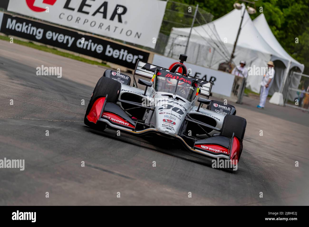 Detroit, MICHIGAN, Stati Uniti. 5th giugno 2022. CHRISTIAN LUNDGAARD (30) (R) di Hedensted, Danimarca, corre attraverso le curve durante il Gran Premio Chevrolet Detroit al Belle Isle Park di Detroit MI. (Credit Image: © Walter G. Arce Sr./ZUMA Press Wire) Foto Stock