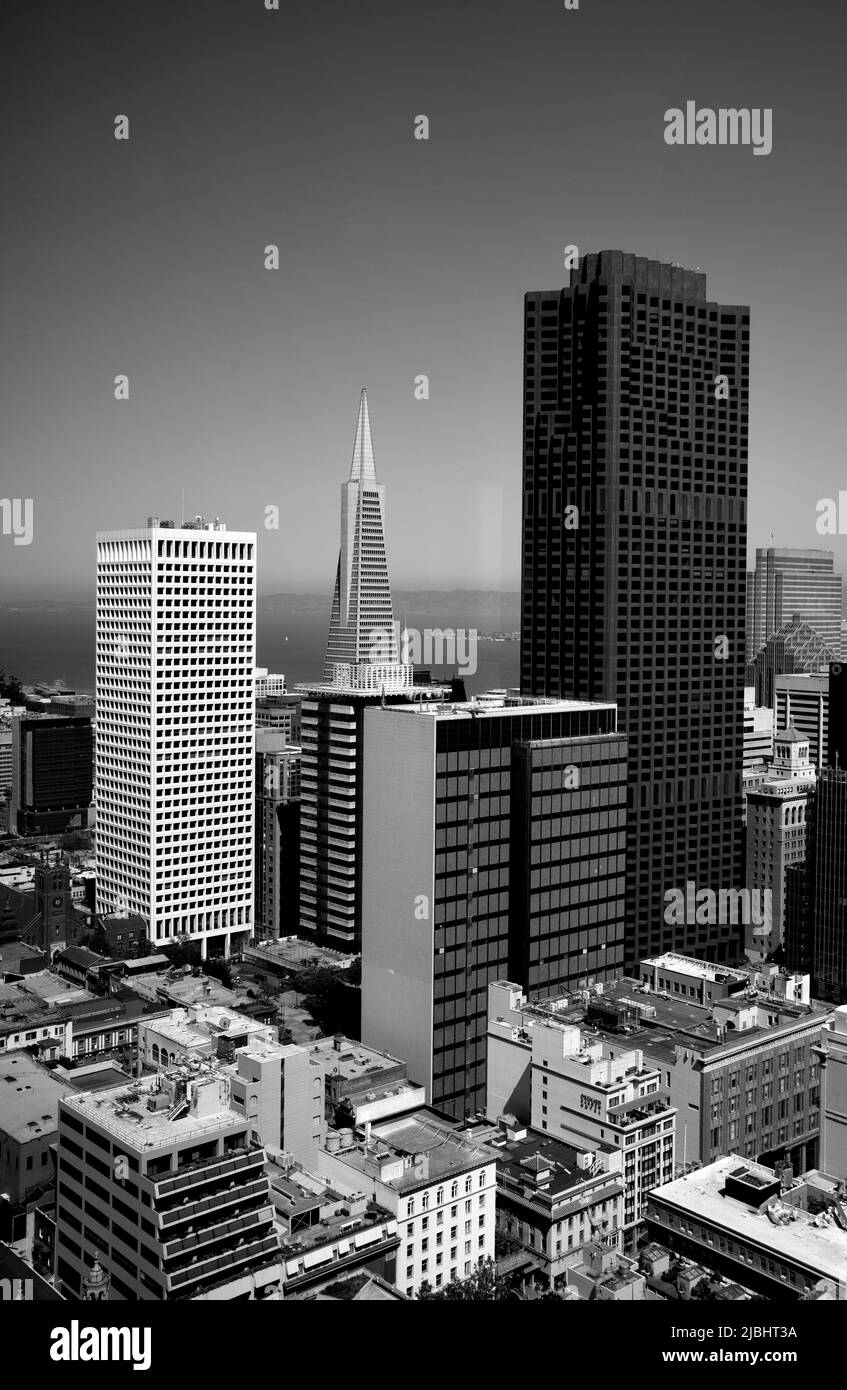 Grattacieli di San Francisco, California, visti da un alto hotel nella Union Square della città. Foto Stock
