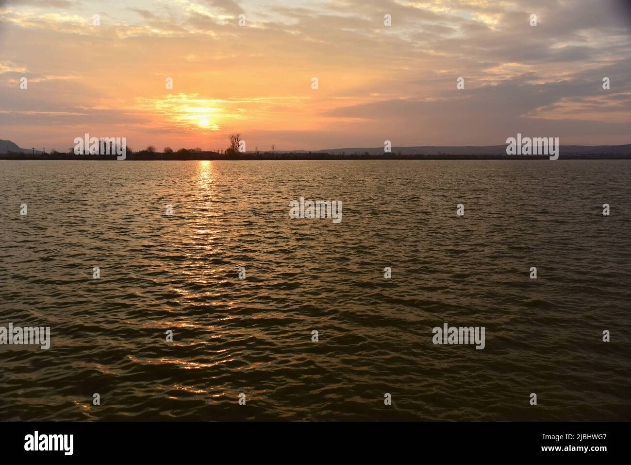 Inverno alba sul lago Foto Stock
