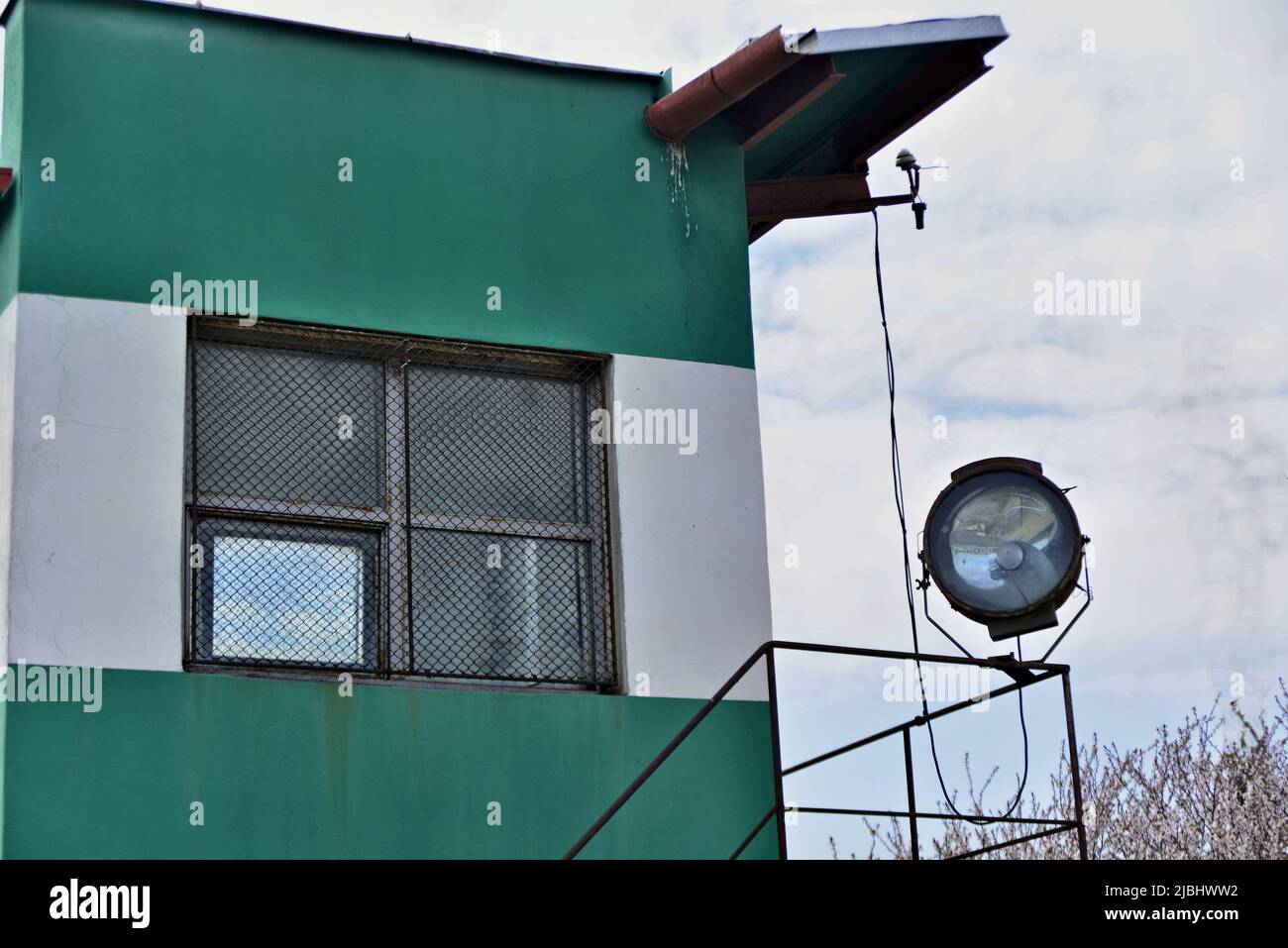 Torre di avvistamento con grande torcia Foto Stock