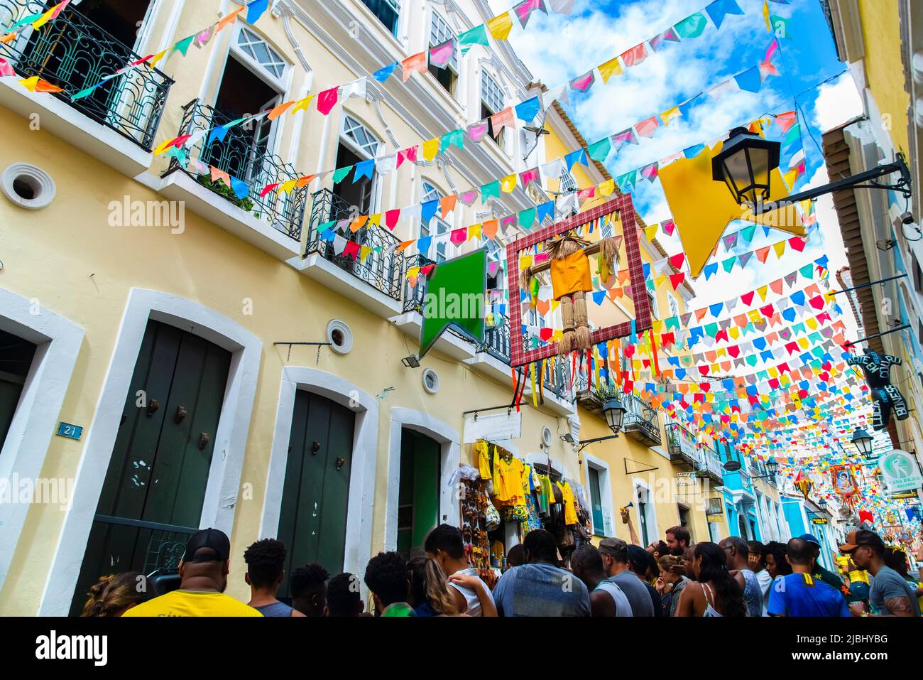 Salvador, Bahia, Brasile - 22 giugno 2019: Decorazione della colonna, Sao Joao Festival, Centro storico di Salvador, Bahia. Foto Stock