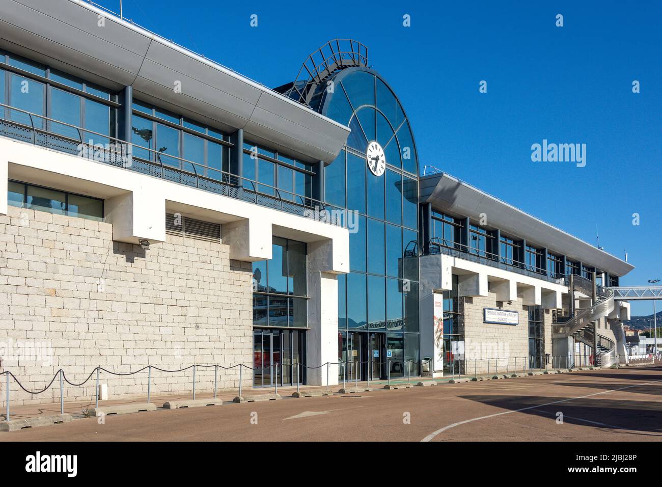 Terminal delle navi da crociera (Terminal Maritime et Routier d'Ajaccio), Portu D'Ajacciu, Ajaccio (Aiacciu), Corsica (Corse), Corse-du-Sud, Francia Foto Stock