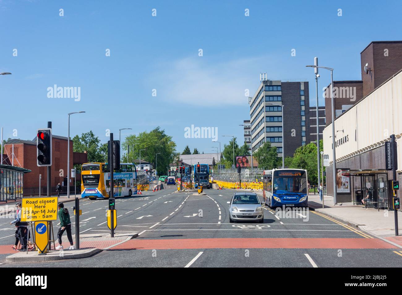 Wellington Road North (A6), Stockport, Greater Manchester, Inghilterra, Regno Unito Foto Stock