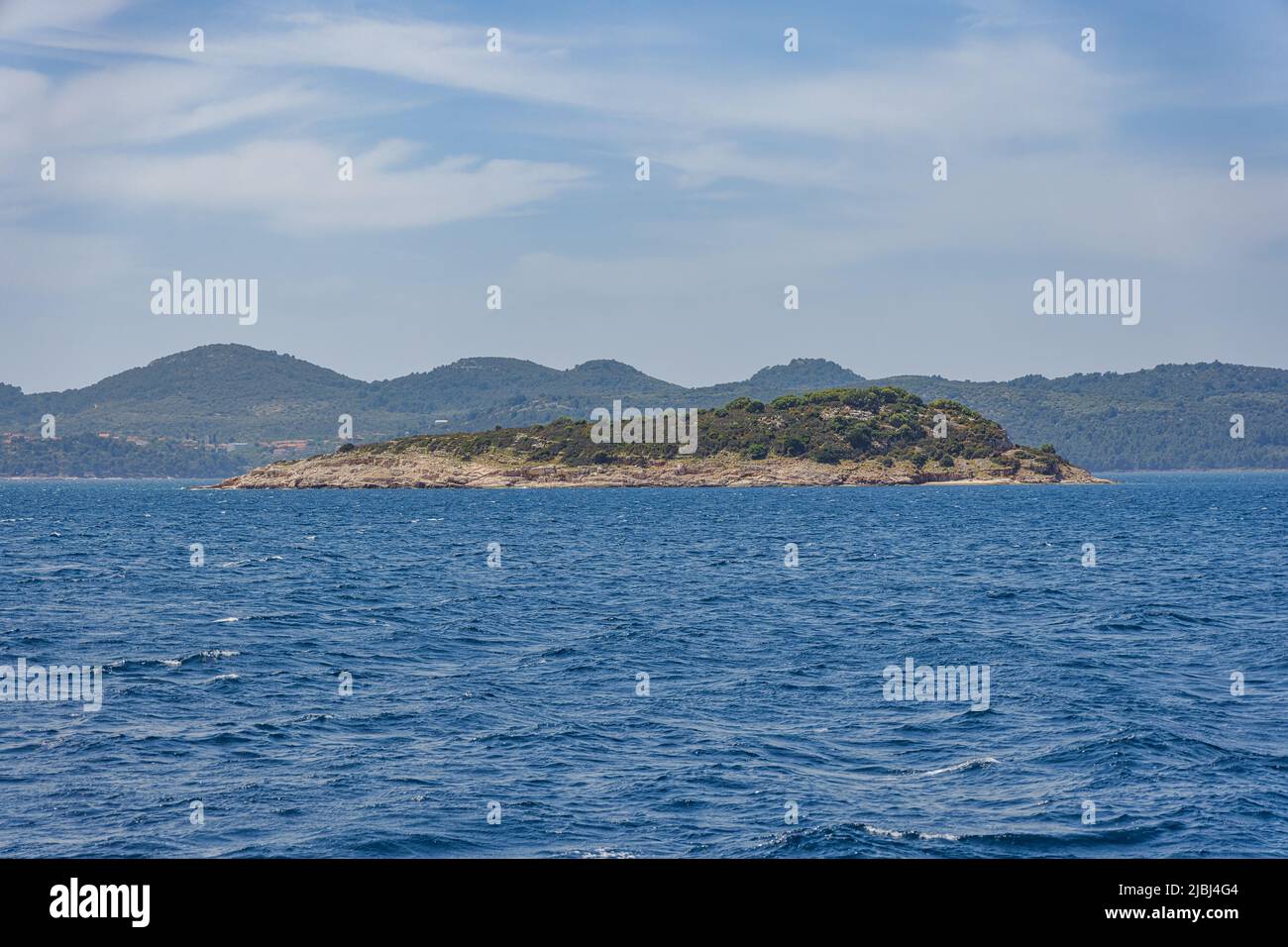 Piccola isola di fronte al villaggio di sali, Croazia Foto Stock