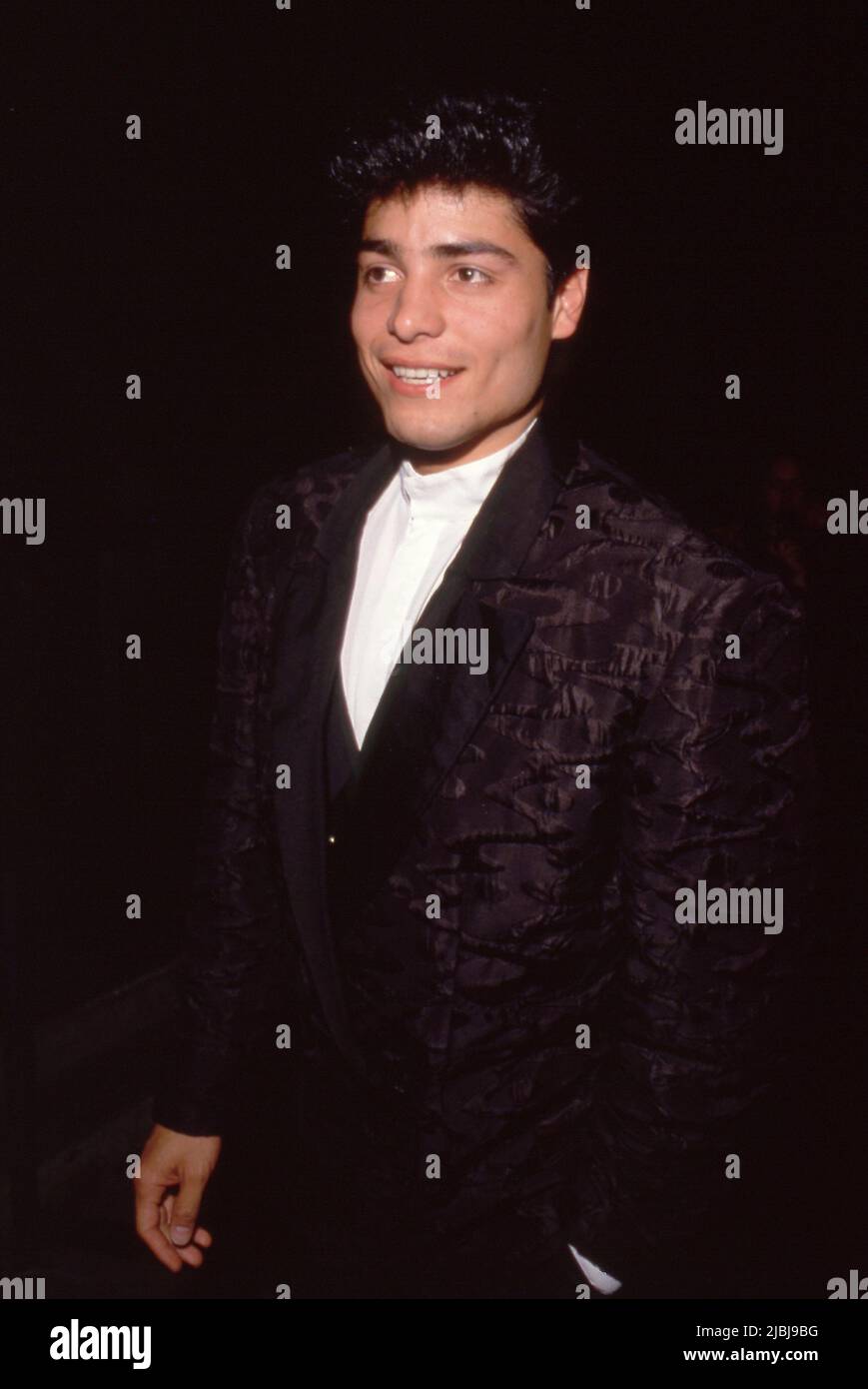 Chayanne alla presentazione del Virgin Records Sextuple Platinum Record Award per Paula Abdul il 23 febbraio 1990. Credit: Ralph Dominguez/MediaPunch Foto Stock