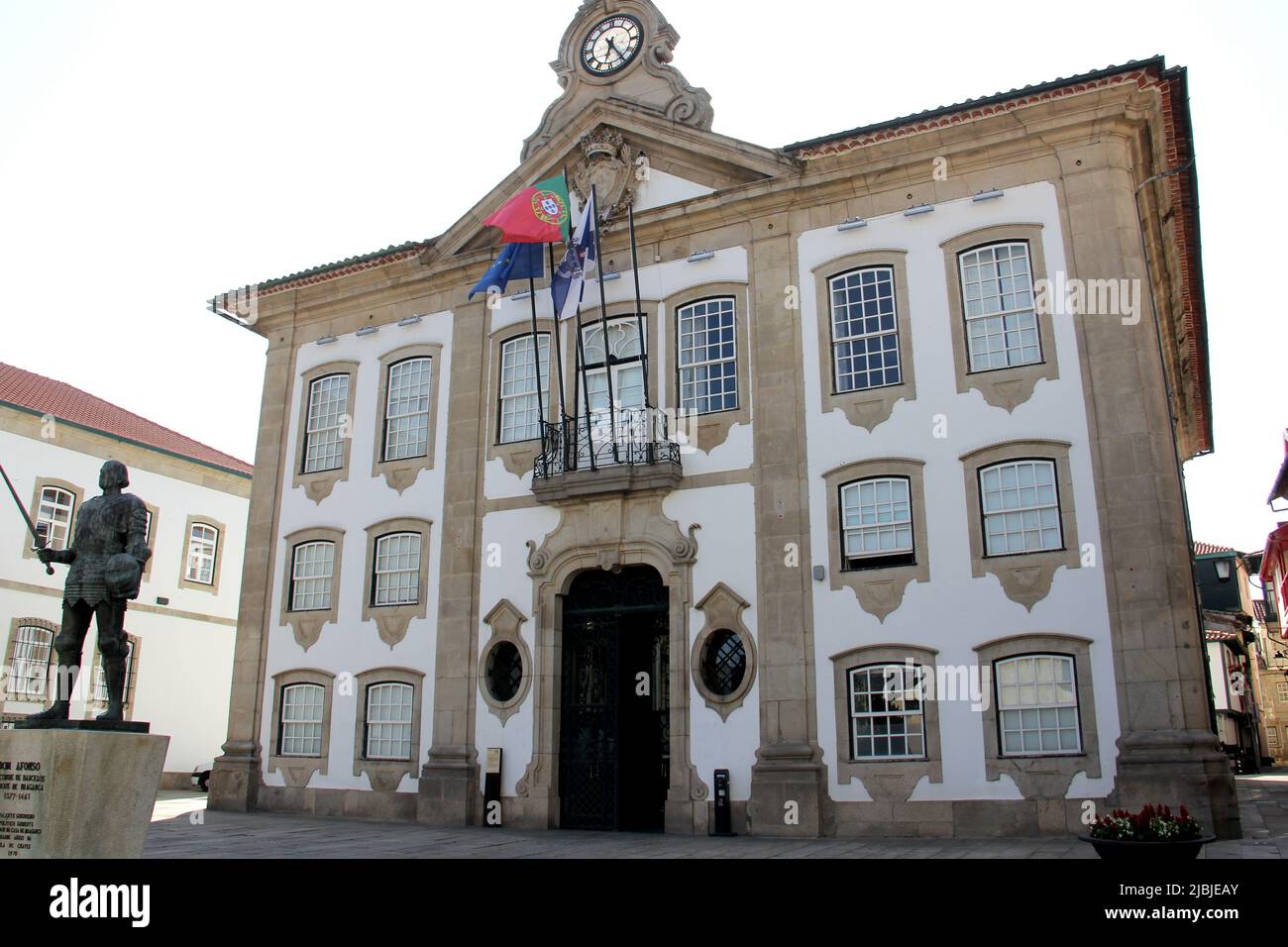 Municipio, Camara Municipal, costruito nel 19th-secolo come la residenza del Signore di Vilar de Perdizes, Chaves, Portogallo Foto Stock