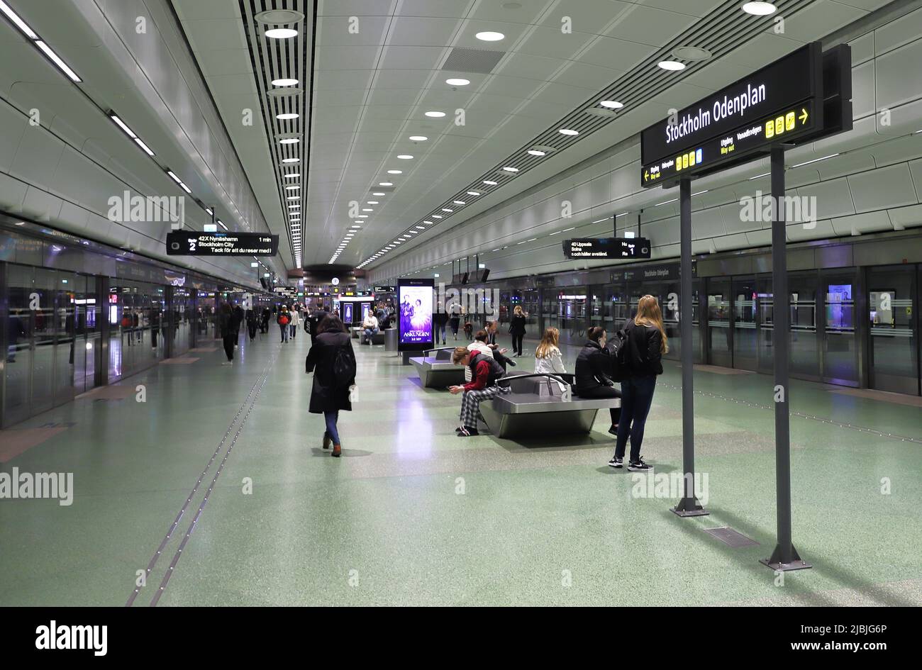 Stoccolma ,Svezia - 2 settembre 2021: Stazione metropolitana Stockholm Odenplan. Foto Stock