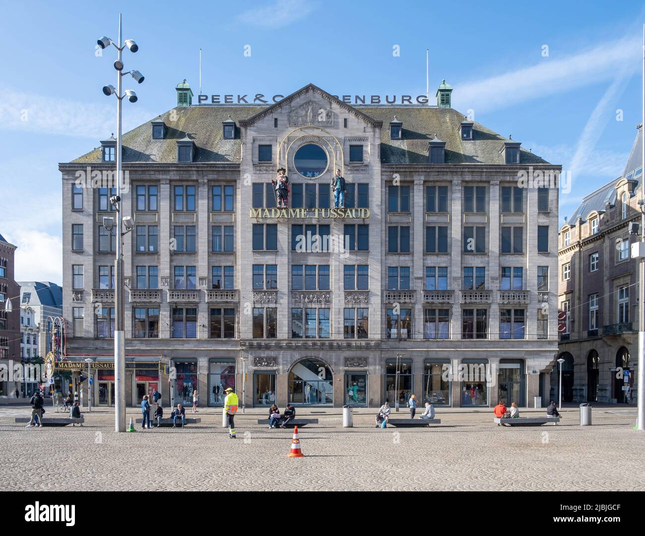 Amsterdam, Paesi Bassi 21 maggio 2022. Madame Tussauds Amsterdam famoso museo della scultura di cera, Piazza Dam Olanda. Facciata dell'edificio espositivo con cera Foto Stock