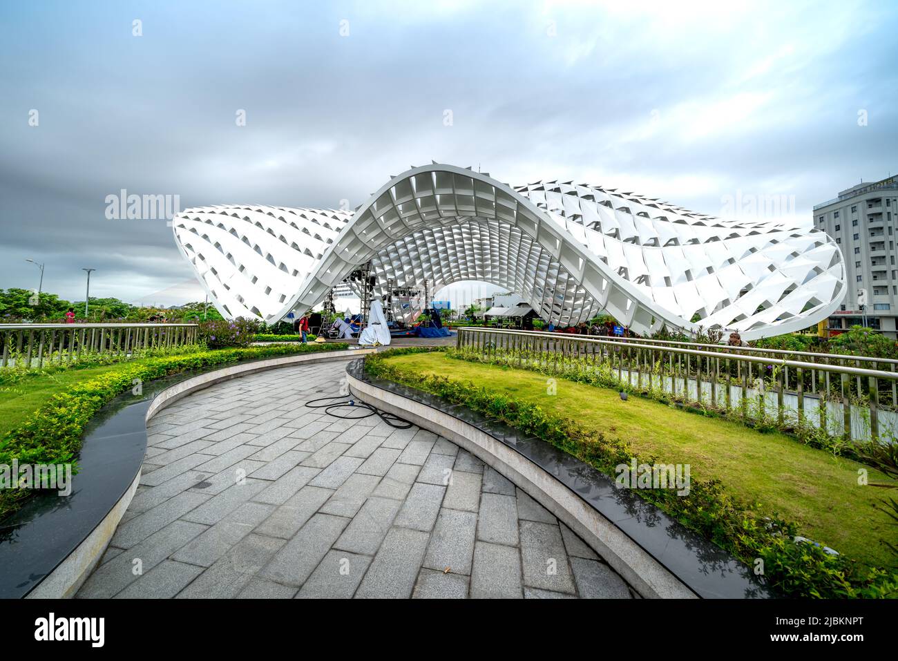 Città di da Nang, Vietnam - 30 aprile 2022: Il Parco delle sculture APEC da Nang è una delle destinazioni più attraenti per i visitatori. Il principale hi architettonico Foto Stock
