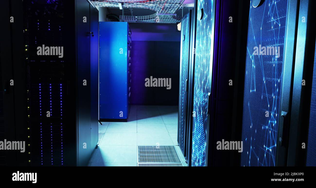 Immagine delle forme in movimento nella sala server Foto Stock