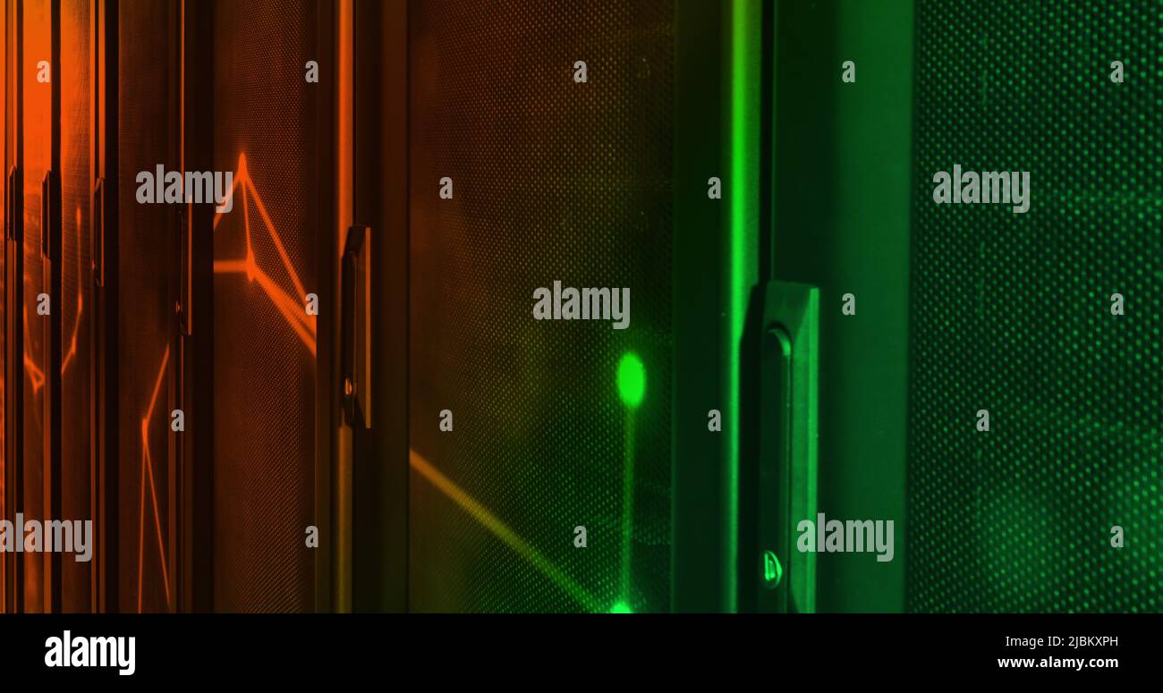 Immagine delle forme in movimento nella sala server Foto Stock