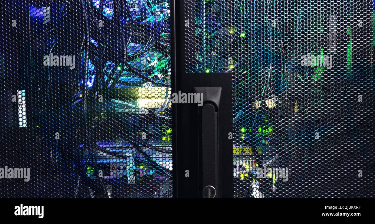 Immagine delle forme in movimento nella sala server Foto Stock