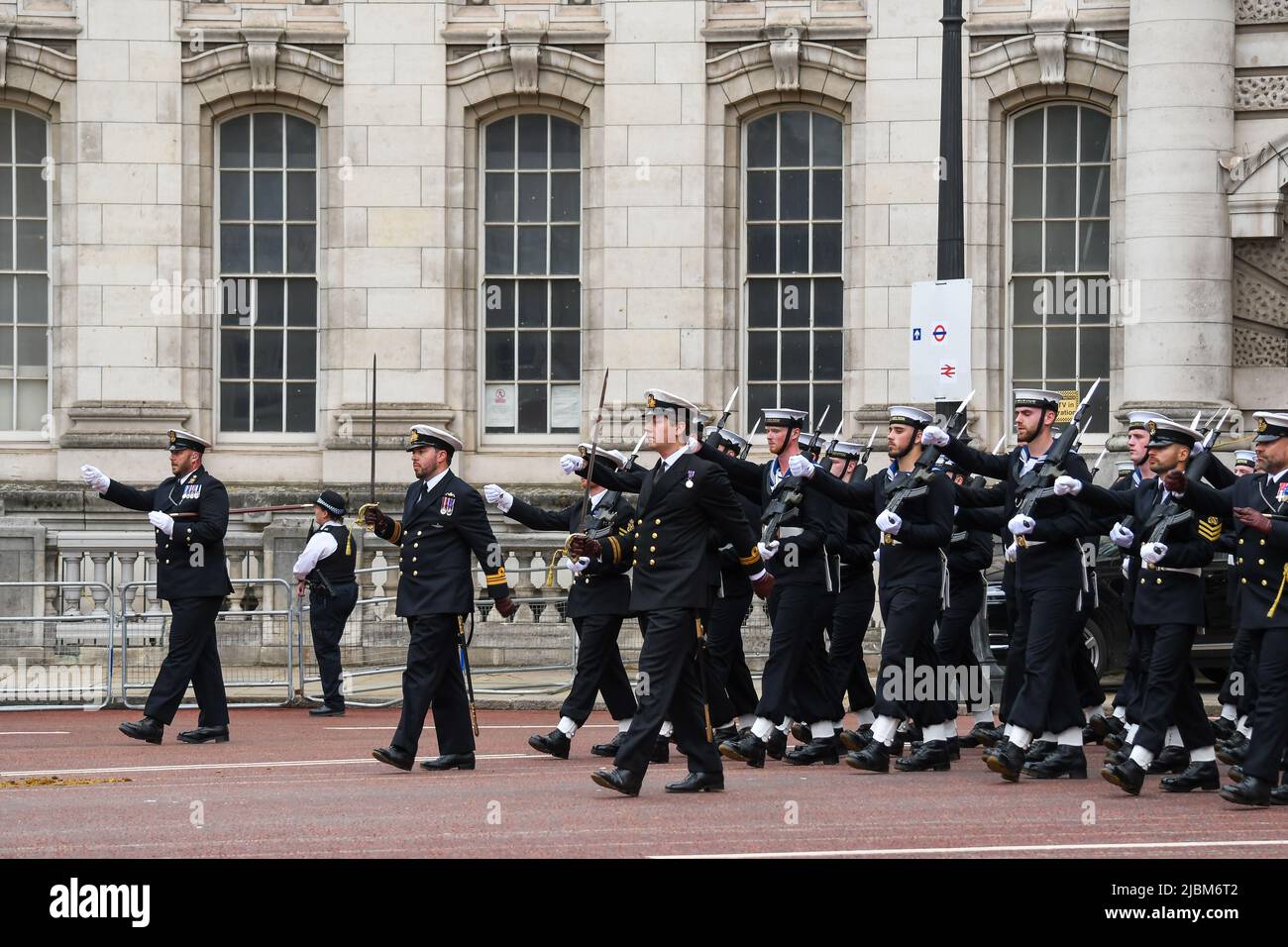 Londra, UK, 5th giu 2022, Platinum Jubilee Pageant lungo il Mall. Partendo dal Ministro Ovest fino a Buckingham Palace. Per la Regina e il Paese, parte 1 del Pageant., Andrew Lalchan Photography/Alamy Live News Foto Stock