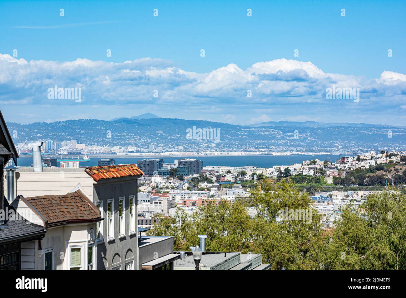 Vista sulla baia di San Francisco da Liberty Street, San Francisco, California Foto Stock
