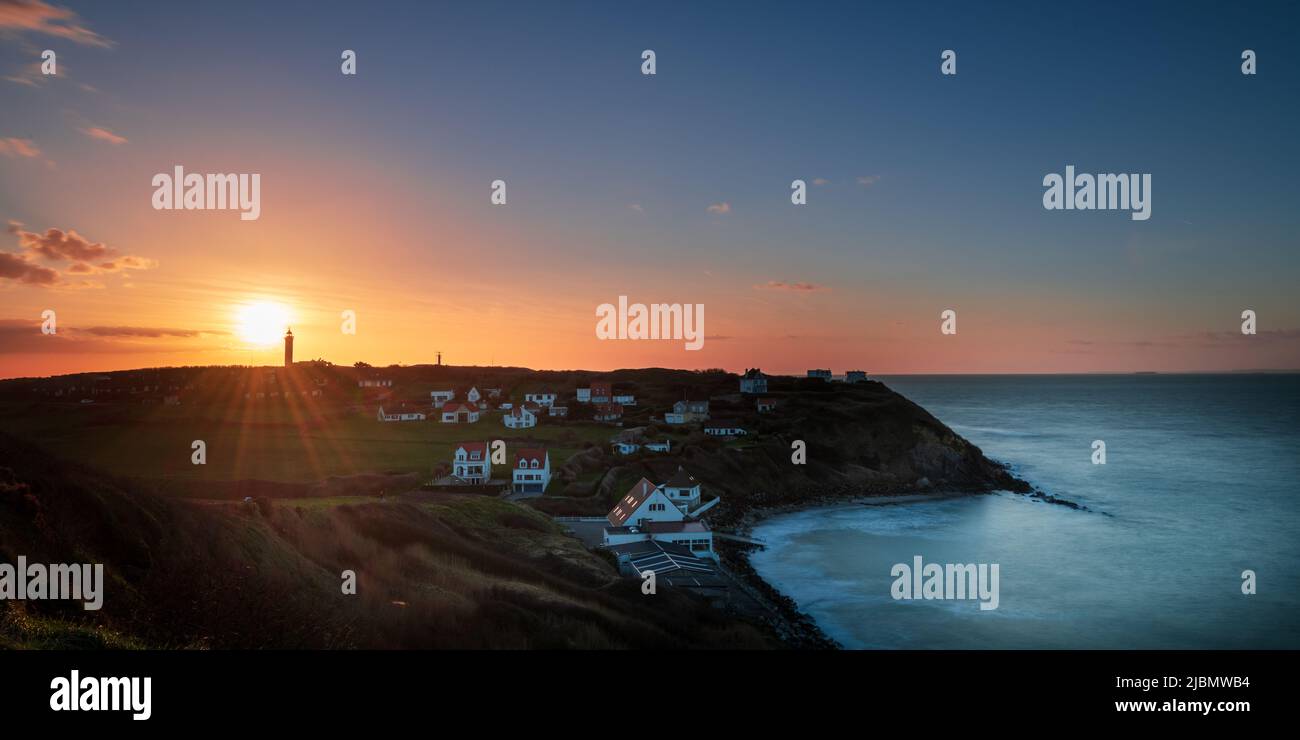 La plage de la Sirène au coucher de soleil, Francia, Côte d'Opale, Audinghen Foto Stock