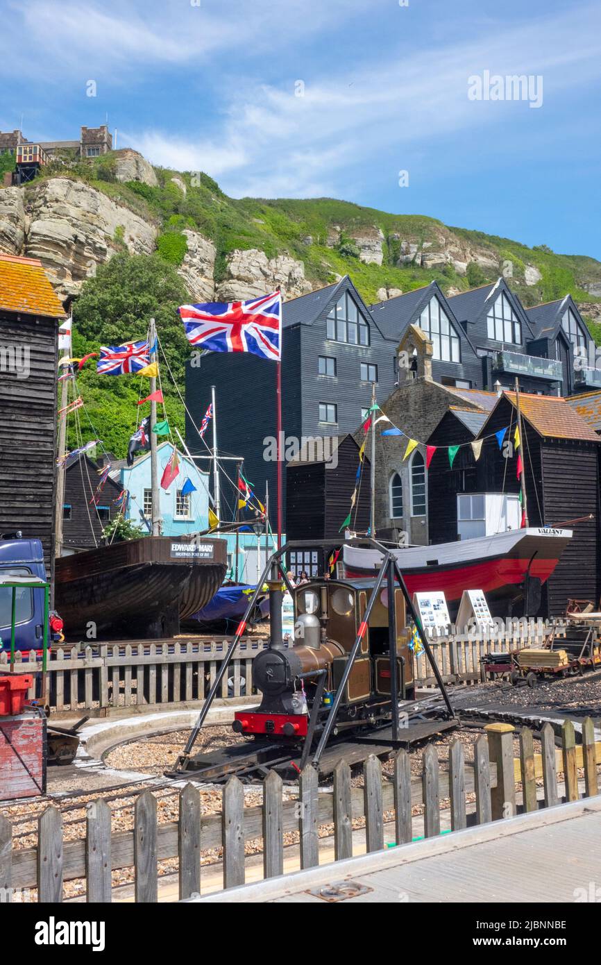 Motore ferroviario in miniatura sul lungomare di Hastings, presso la stazione Rock-a-Nore, East Sussex, Regno Unito Foto Stock