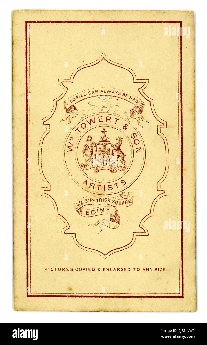 Retro del vittoriano CDV (carte de Visite / biglietto da visita) dallo studio di William Towert & Son, 42 St. Patrick Square, Edimburgo, circa 1880 è stato studio qui 1880-1899. Foto Stock