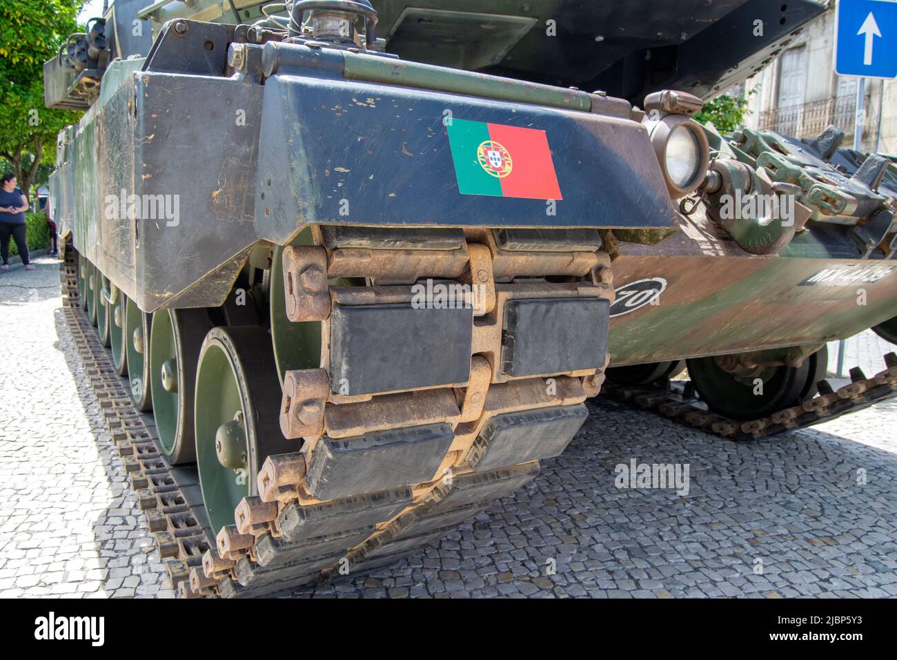 Leopard 2A6 carro armato principale di battaglia, forza militare portoghese. Paesi NATO. Protetto da armatura composita di nuova generazione e dotato di armatura esterna modulare Foto Stock