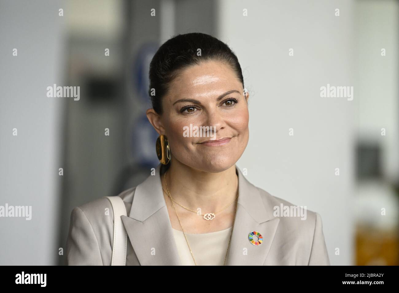 Crown Princess Victoria visita ABB e-Mobility Innovation Lab a Delft, Paesi Bassi, 8 giugno 2022. Sua altezza reale la principessa Vittoria di Svezia visita i Paesi Bassi il 7-8 giugno 2022. Foto: Jessica Gow / TT code 10070 Foto Stock