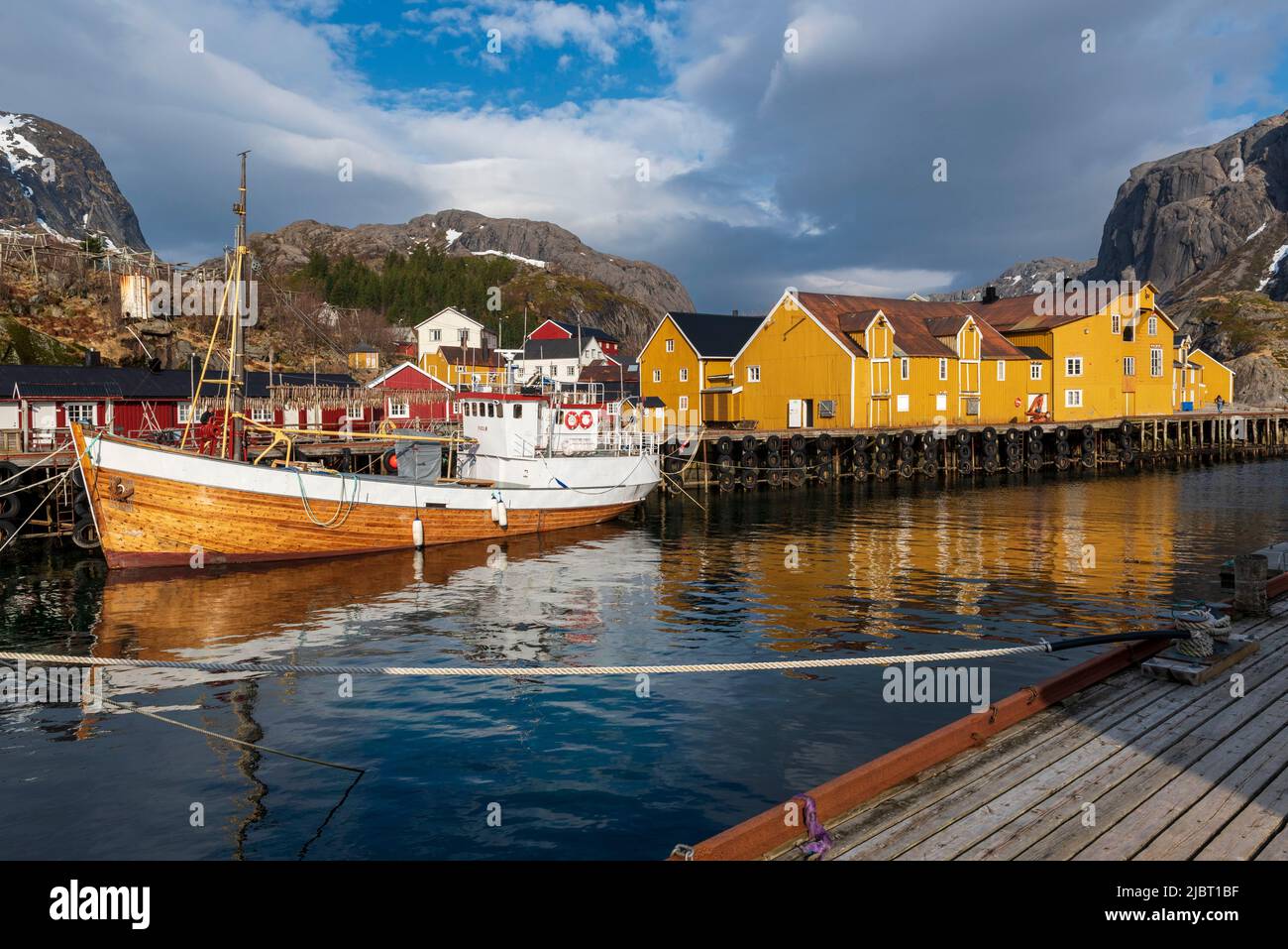 Norvegia, Nordland County, Isole Lofoten, Nusfjord, Porto Foto Stock