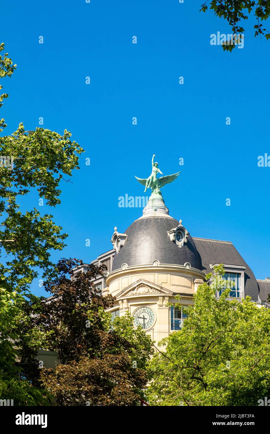 Francia, Parigi, edificio Haussmann Foto Stock