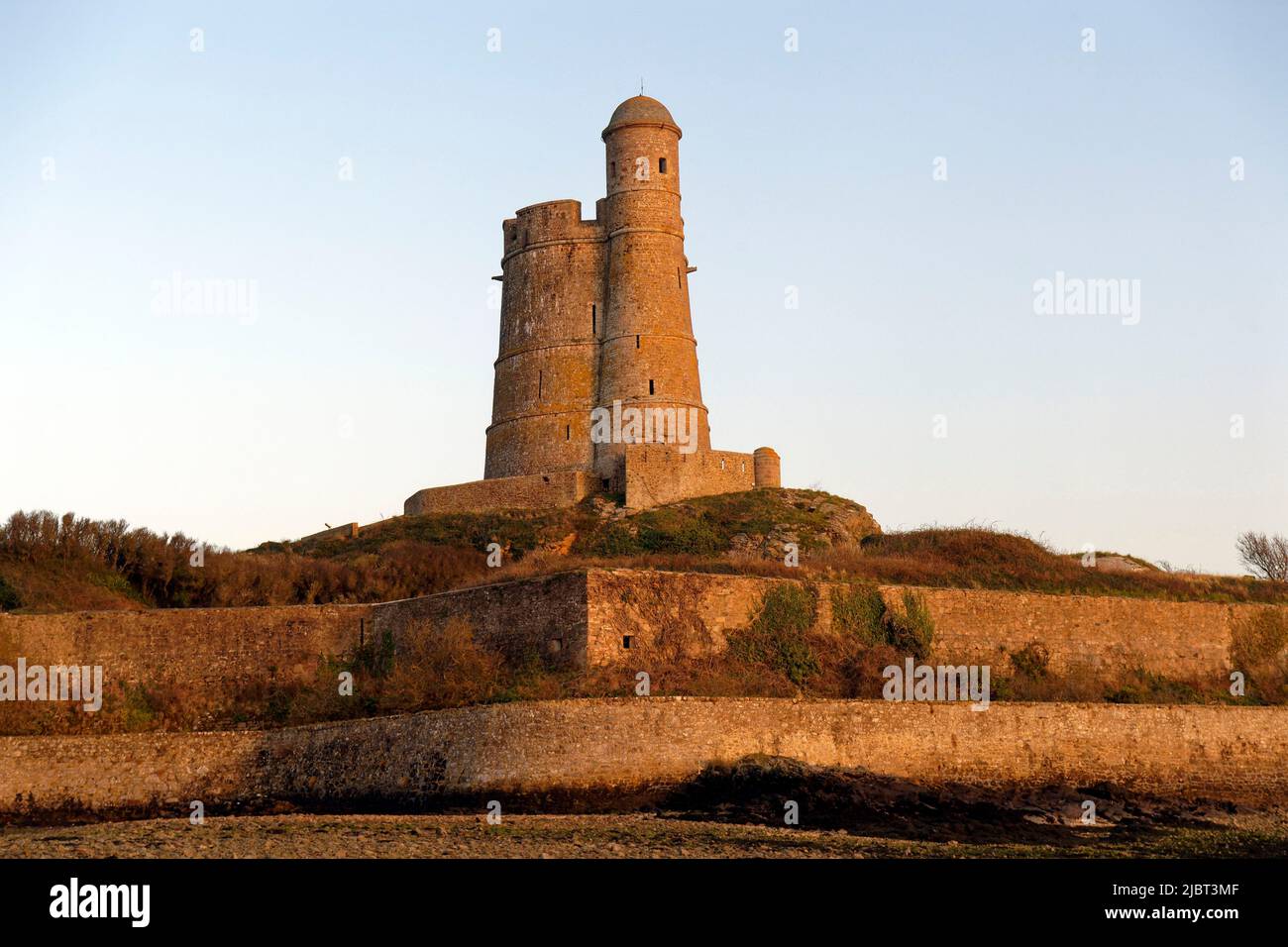 Francia, Manica, Cotentin, Val de Saire, Saint Vaast la Hougue, Pointe de la Hougue, Fort de la Hougue e Tour Vauban elencati come Patrimonio Mondiale dell'UNESCO Foto Stock