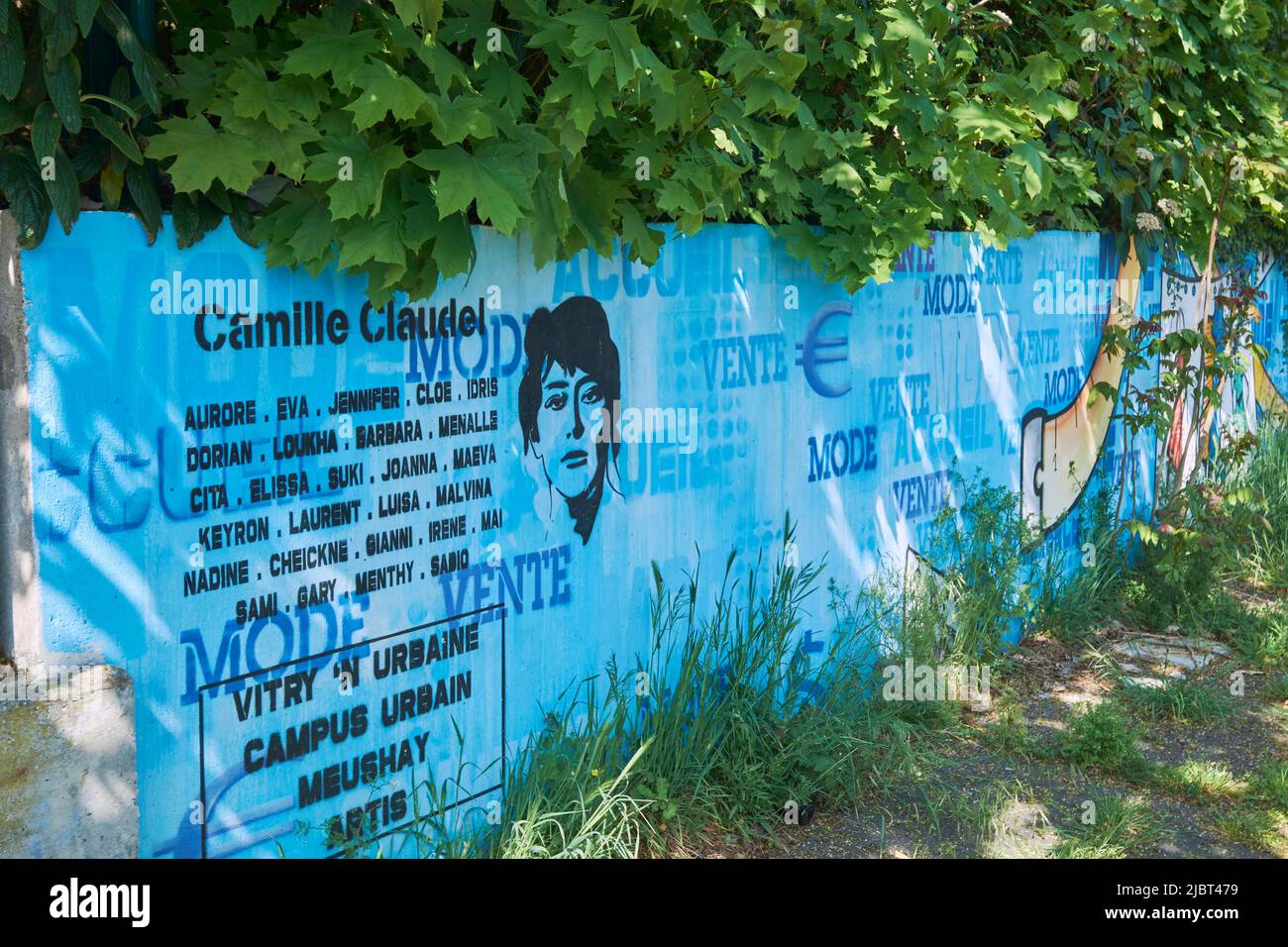 Francia, Val de Marne, Vitry sur Seine, circuito di Street art all'aperto, Camille Claudel Professional High School Wall Foto Stock