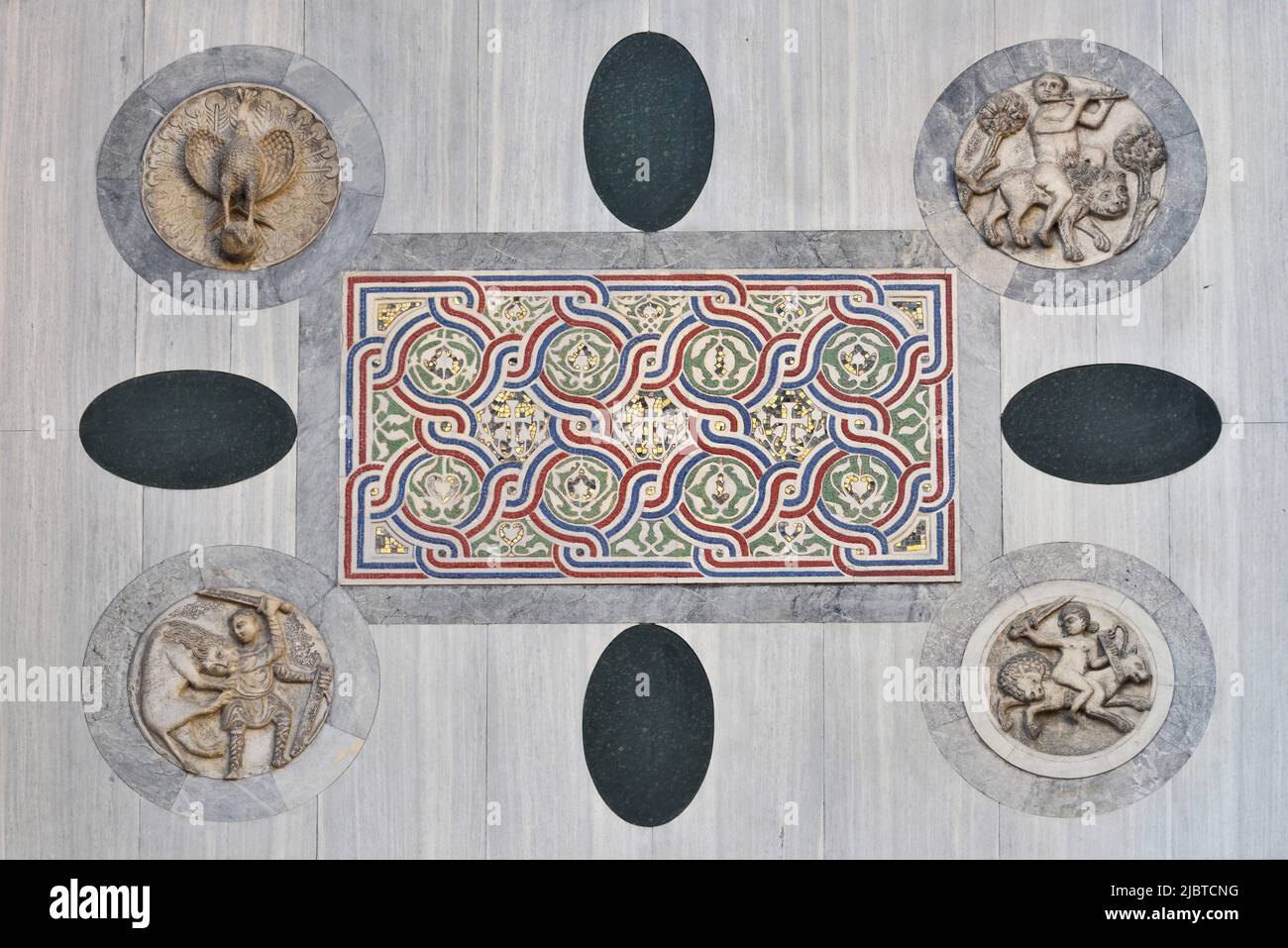 Italia, Veneto, Venezia, patrimonio dell'umanità dell'UNESCO, la pavimentazione in pietra della Basilica di San Marco Foto Stock