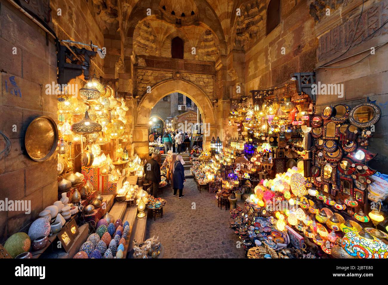 Egitto, Cairo, Cairo islamico, città vecchia dichiarata Patrimonio dell'Umanità dall'UNESCO, Khan al-Khalili souk, Bazar Kapouah El Sultan Foto Stock