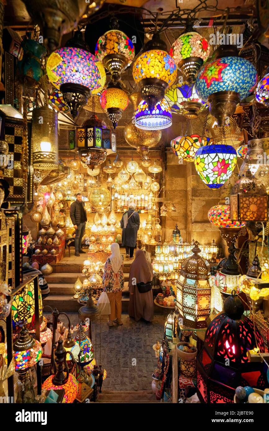 Egitto, Cairo, Cairo islamico, città vecchia dichiarata Patrimonio dell'Umanità dall'UNESCO, Khan al-Khalili souk, Bazar Kapouah El Sultan Foto Stock