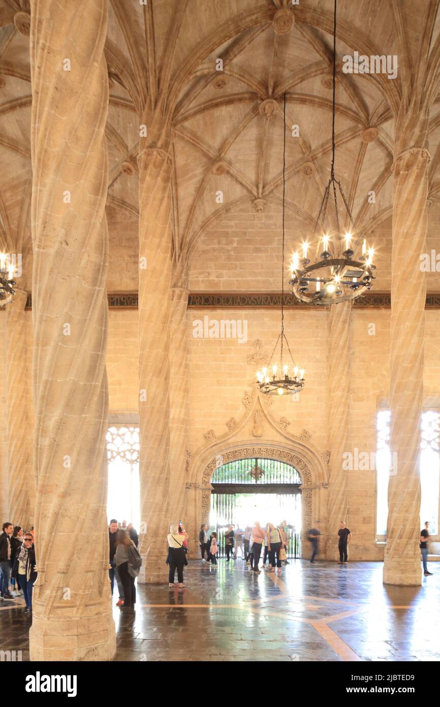 Spagna, Valence, la Lonja de la Seda (Sala della Seta), ex borsa valori del 15th secolo (Gotica) elencato come Sito Patrimonio Mondiale dell'Umanità dall'UNESCO, sala con colonne Foto Stock