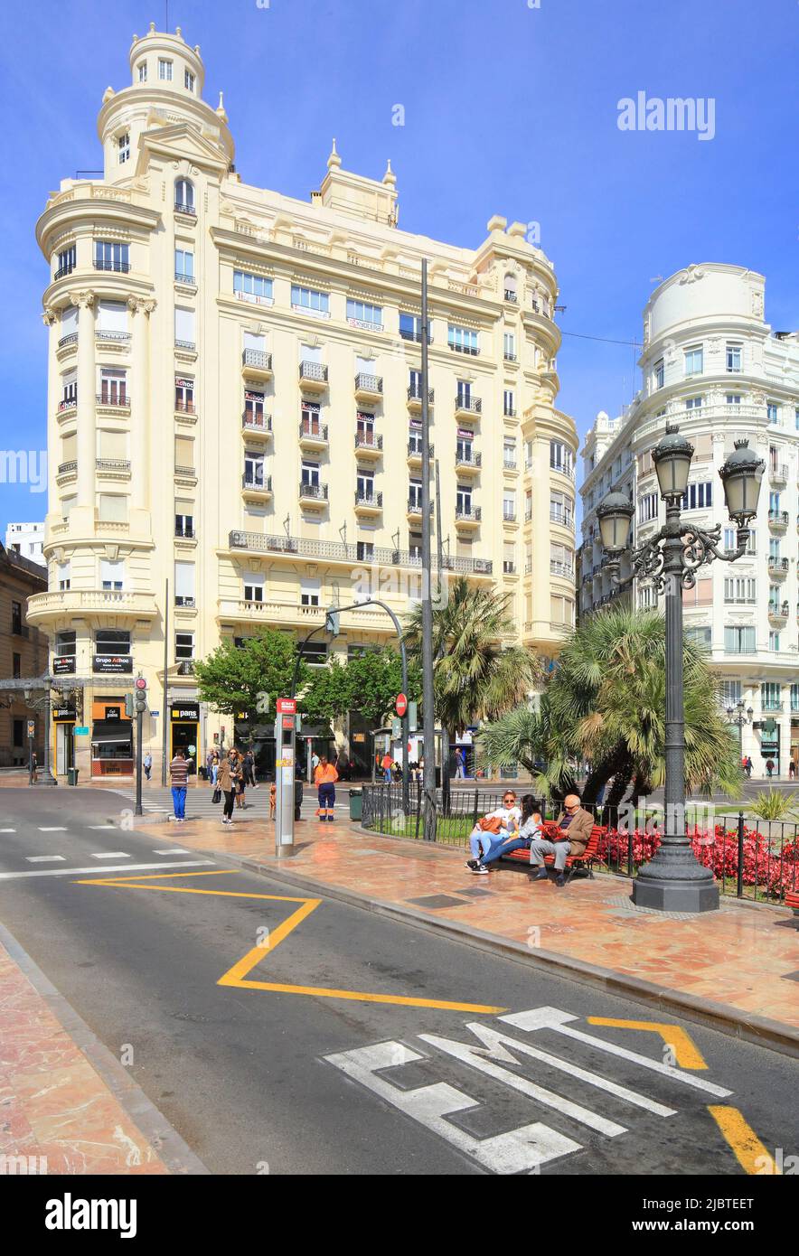 Spagna, Valencia, Piazza del Municipio (Plaza del Ayuntamiento), edifici del 1930s Foto Stock