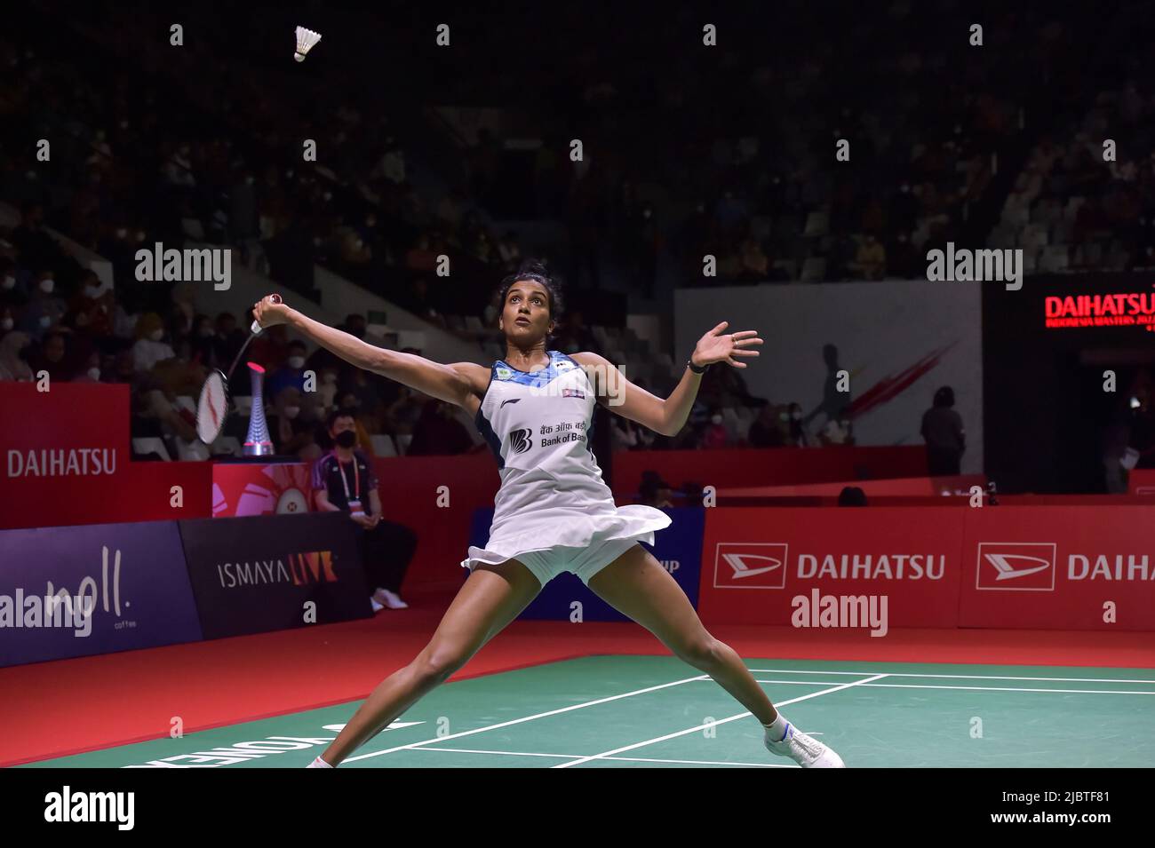 Jakarta, Indonesia. 8th giugno 2022. Pusarla V. Sindhu dell'India compete durante il singolo della donna del 32 match contro la linea Christophersen di Danimarca al Daihatsu Indonesia Masters 2022 allo stadio sportivo Istora Senayan di Jakarta, Indonesia, il 8 giugno 2022. Credit: Veri Sanovri/Xinhua/Alamy Live News Foto Stock