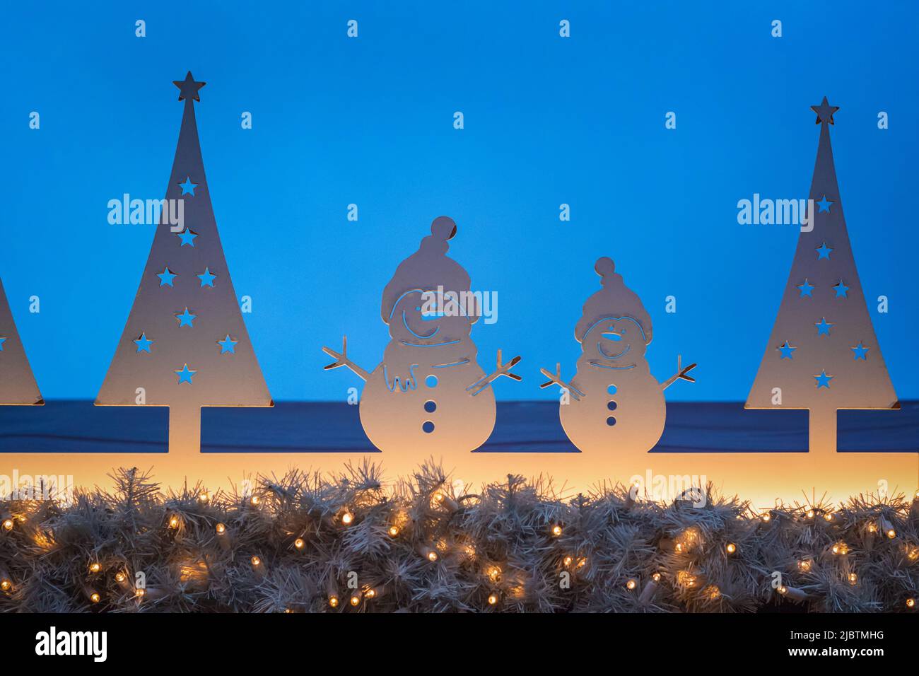 Decorazioni natalizie al mercatino di Natale di Hyde Park Winter Wonderland a Londra Foto Stock