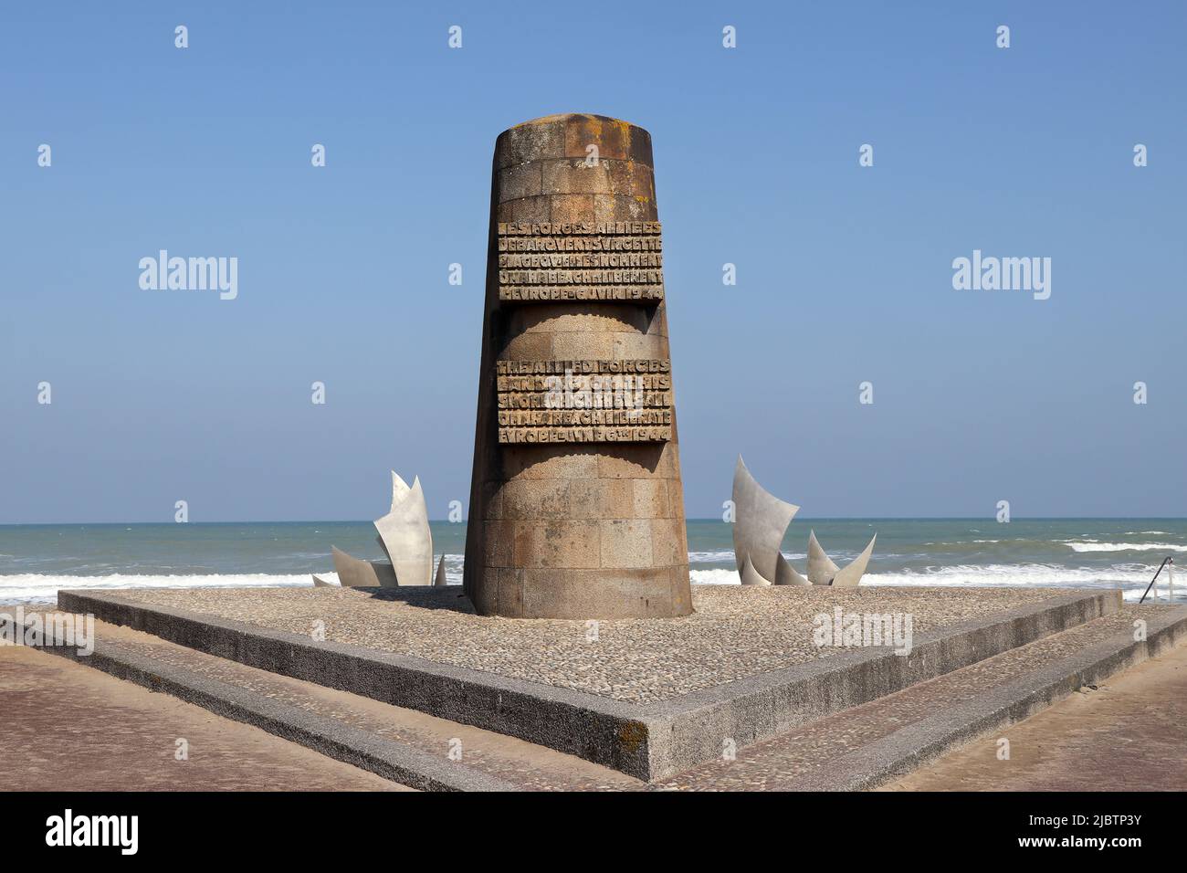 Monumento commemorativo alla guerra alle forze alleate che sbarcarono a Omaha Beach il D-Day, 6th giugno 1944, Normandia, Francia Foto Stock