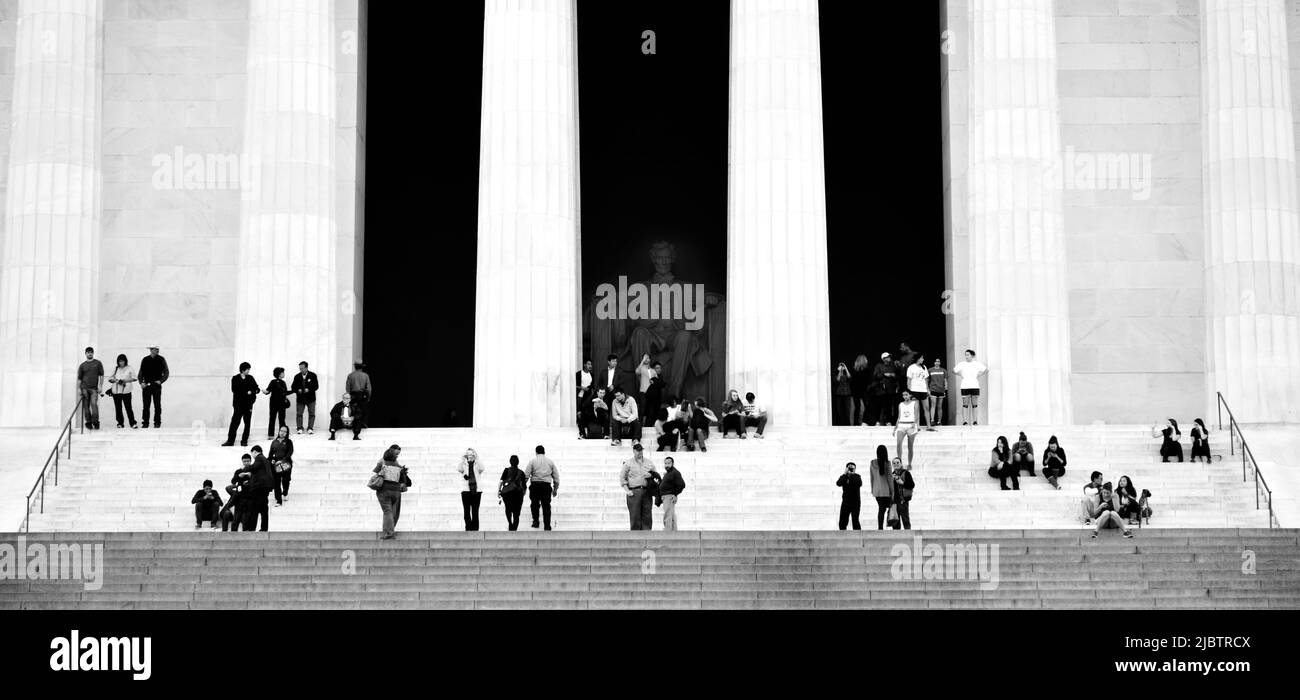 Lincoln Memorial a Washington DC con la gente affollata grandi colonne architettura Foto Stock