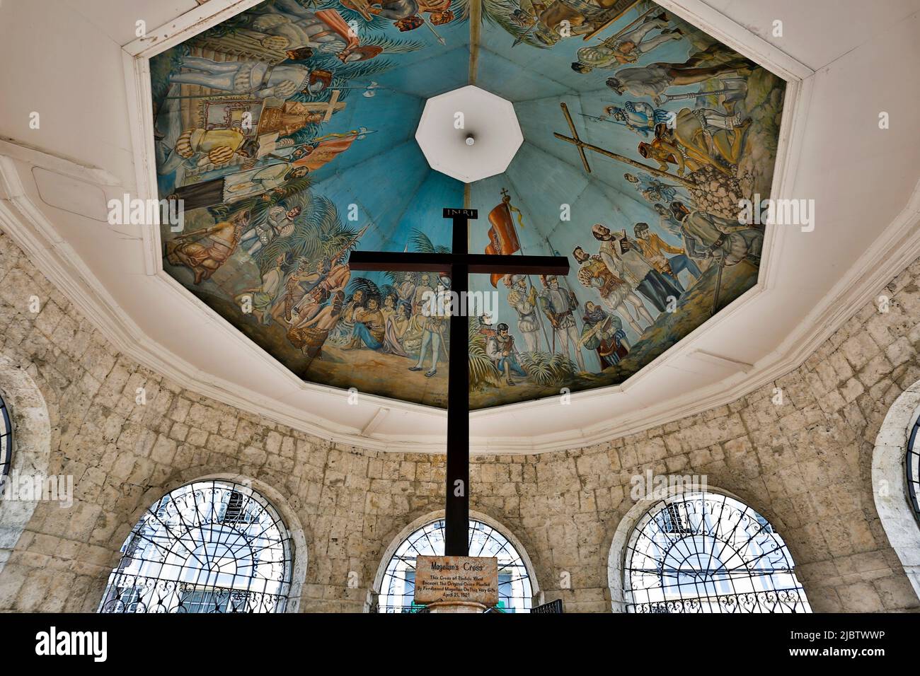 La Croce di Magellano è una croce cristiana piantata da esploratori portoghesi e spagnoli come ordinato da Ferdinando Magellano all'arrivo a Cebu nel Phili Foto Stock