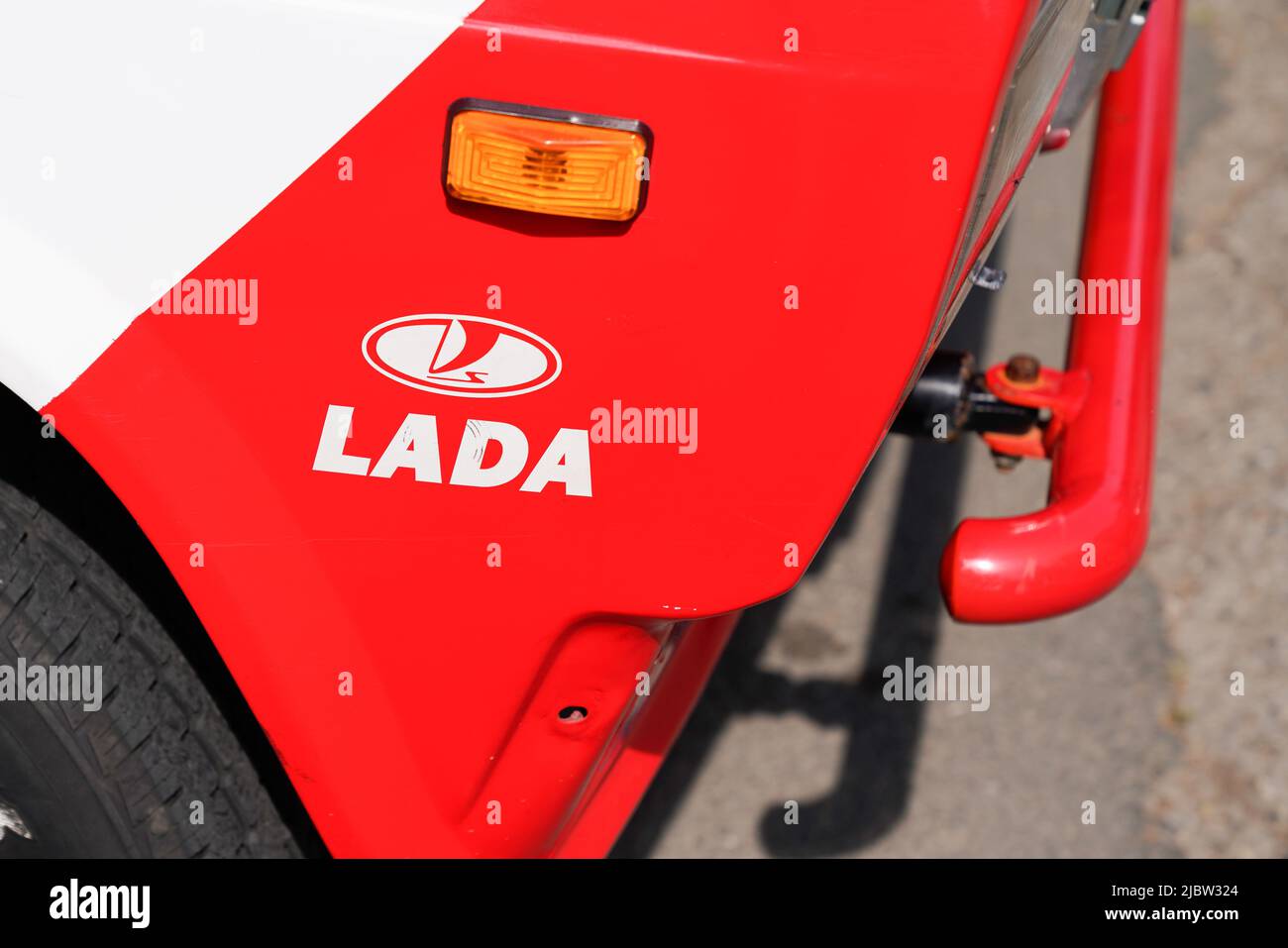 Bordeaux , Aquitaine Francia - 05 17 2022 : Lada marchio e testo logo auto vintage prodotto avtovaz russo Foto Stock