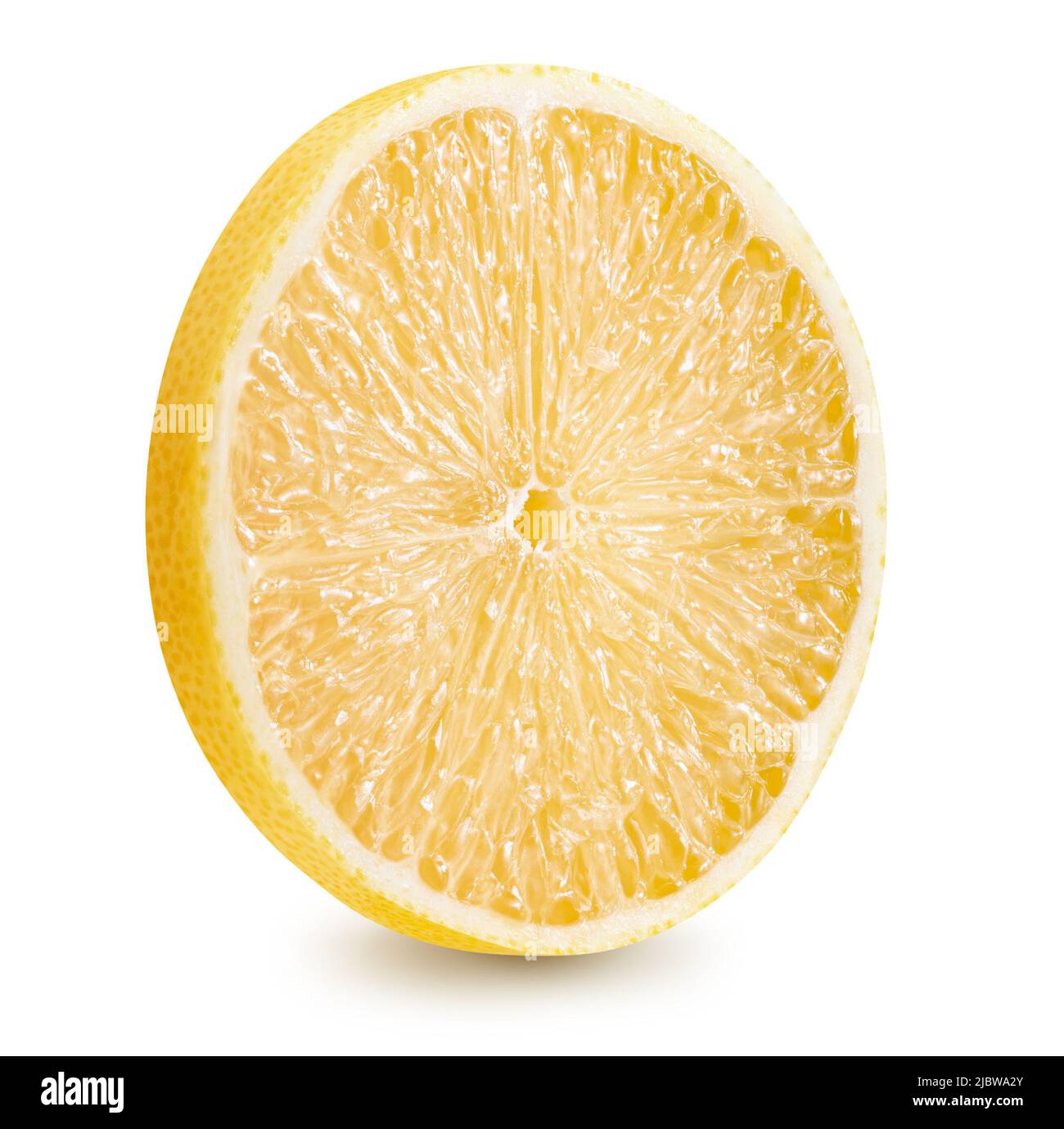 fetta di limone isolata su sfondo bianco con percorso di ritaglio. Foto Stock