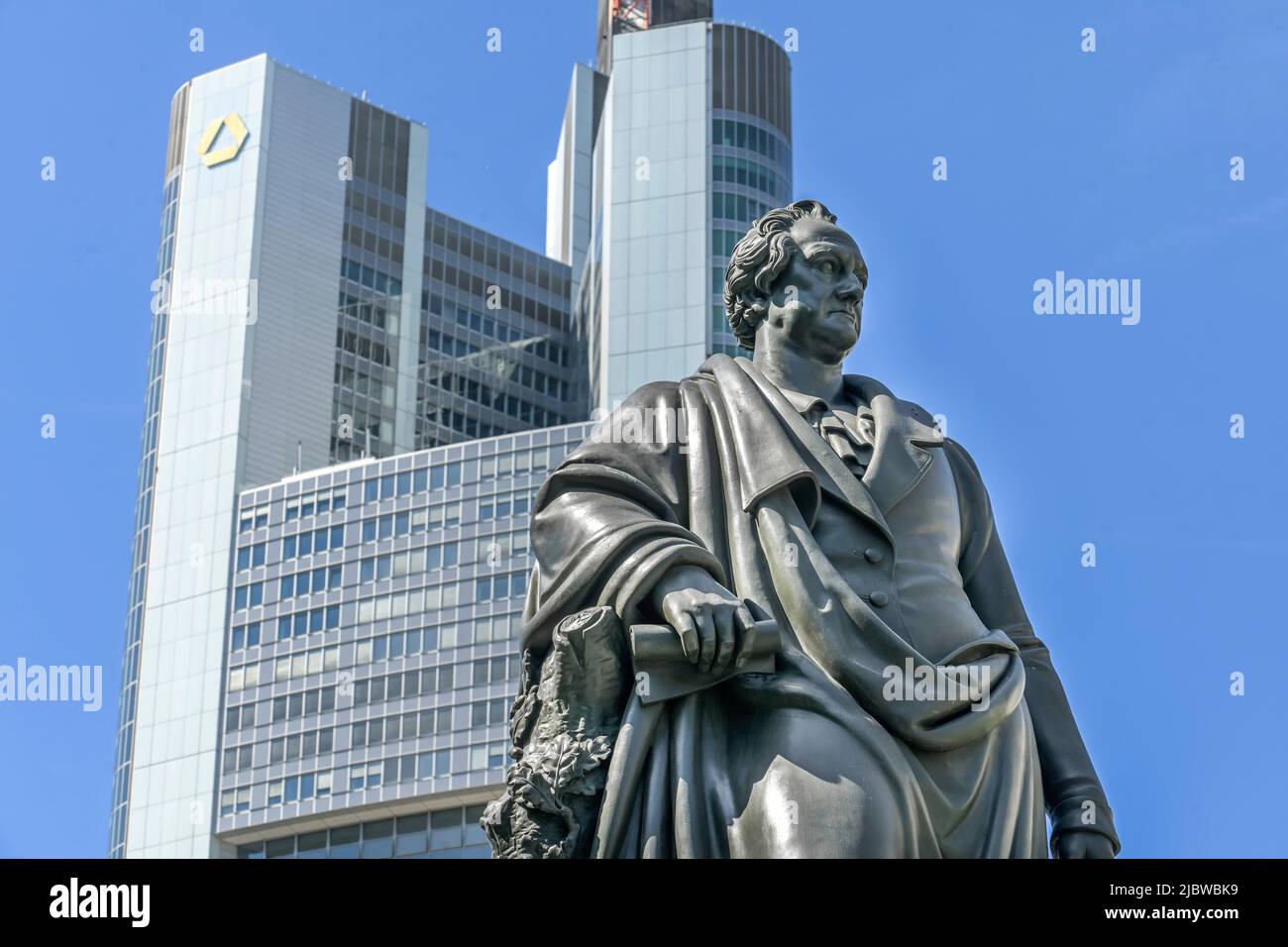 Commerzbank Hochhaus, Zentrale, Goethe-Denkmal, Kaiserplatz, Francoforte sul meno, Hessen, Germania Foto Stock