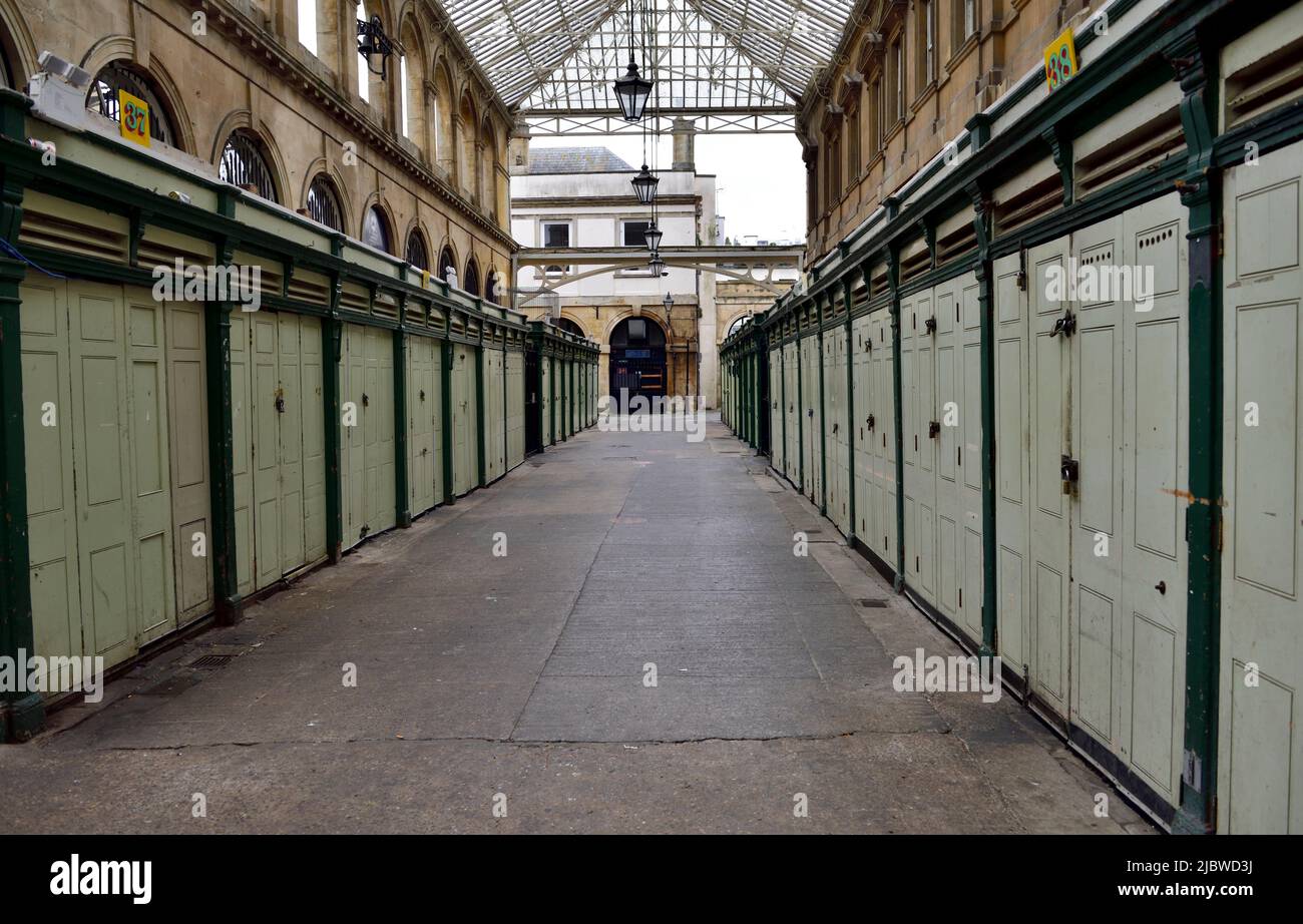 St Nicholas Market Central Bristol quando tutte le bancarelle sono chiuse Foto Stock