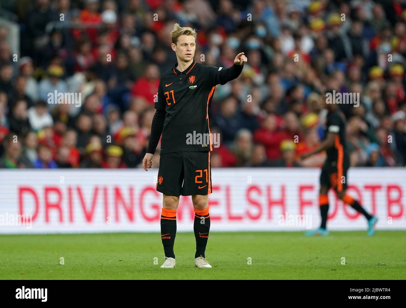Francese de Jong dei Paesi Bassi durante la partita della UEFA Nations League al Cardiff City Stadium. Data foto: Mercoledì 8 giugno 2022. Foto Stock