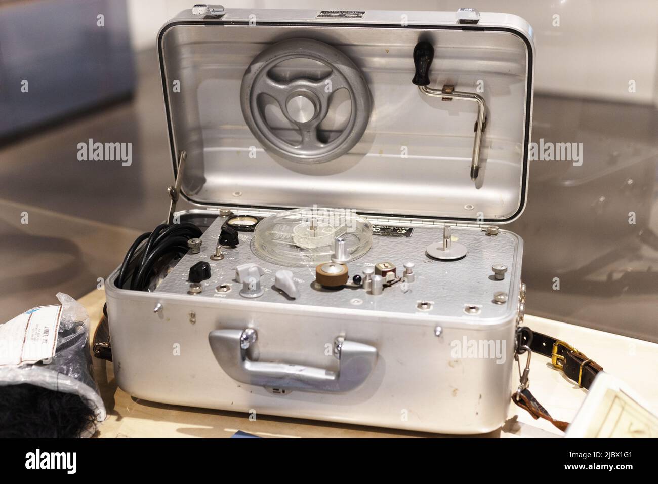 Un registratore audio Amplicorp magnemite utilizzato nel 1950s dagli ornitologi per registrare le chiamate di uccelli. Foto Stock