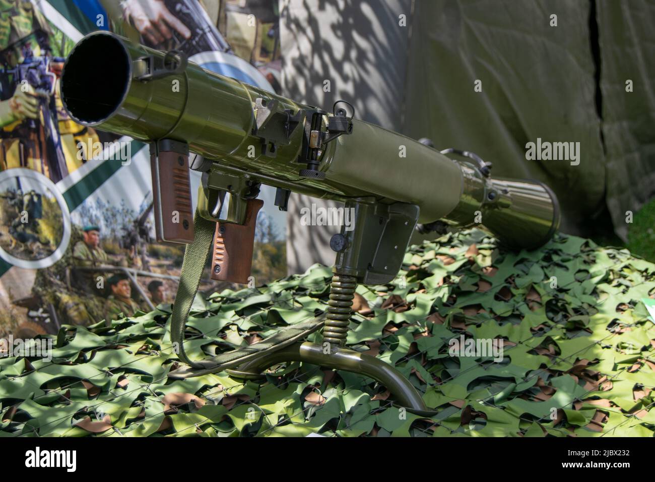 SR 84 mm Carl Gustav M2, arma anticarro senza recupero. Conflitti di guerra. La mobilità e le armi del lanciarazzi. Foto Stock