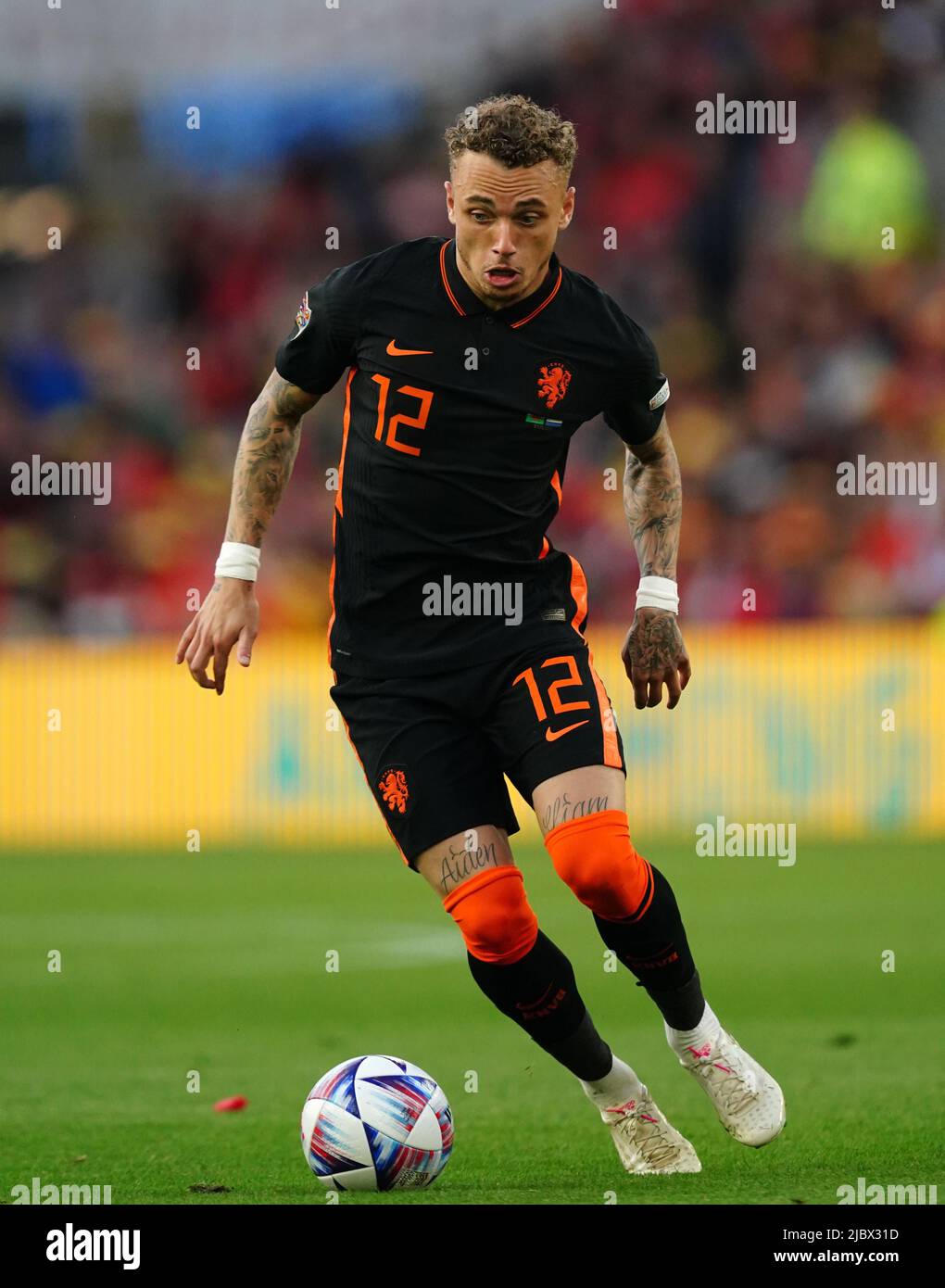 Noa Lang dei Paesi Bassi durante la partita della UEFA Nations League al Cardiff City Stadium. Data foto: Mercoledì 8 giugno 2022. Foto Stock