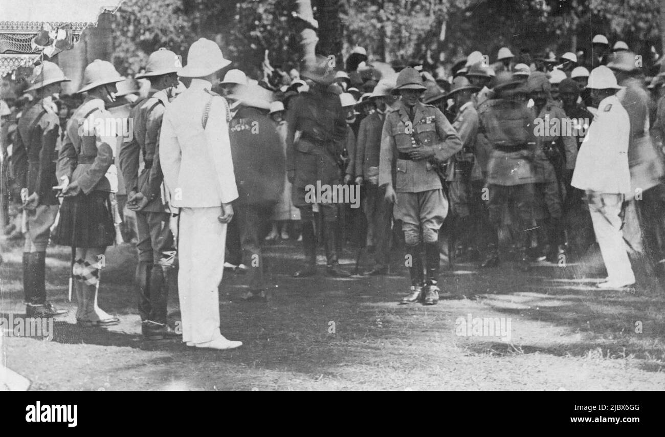 Il Principe di Galles in India. Arrivo sull'ovale per l'ispezione militare. Maggio 06, 1935. Foto Stock