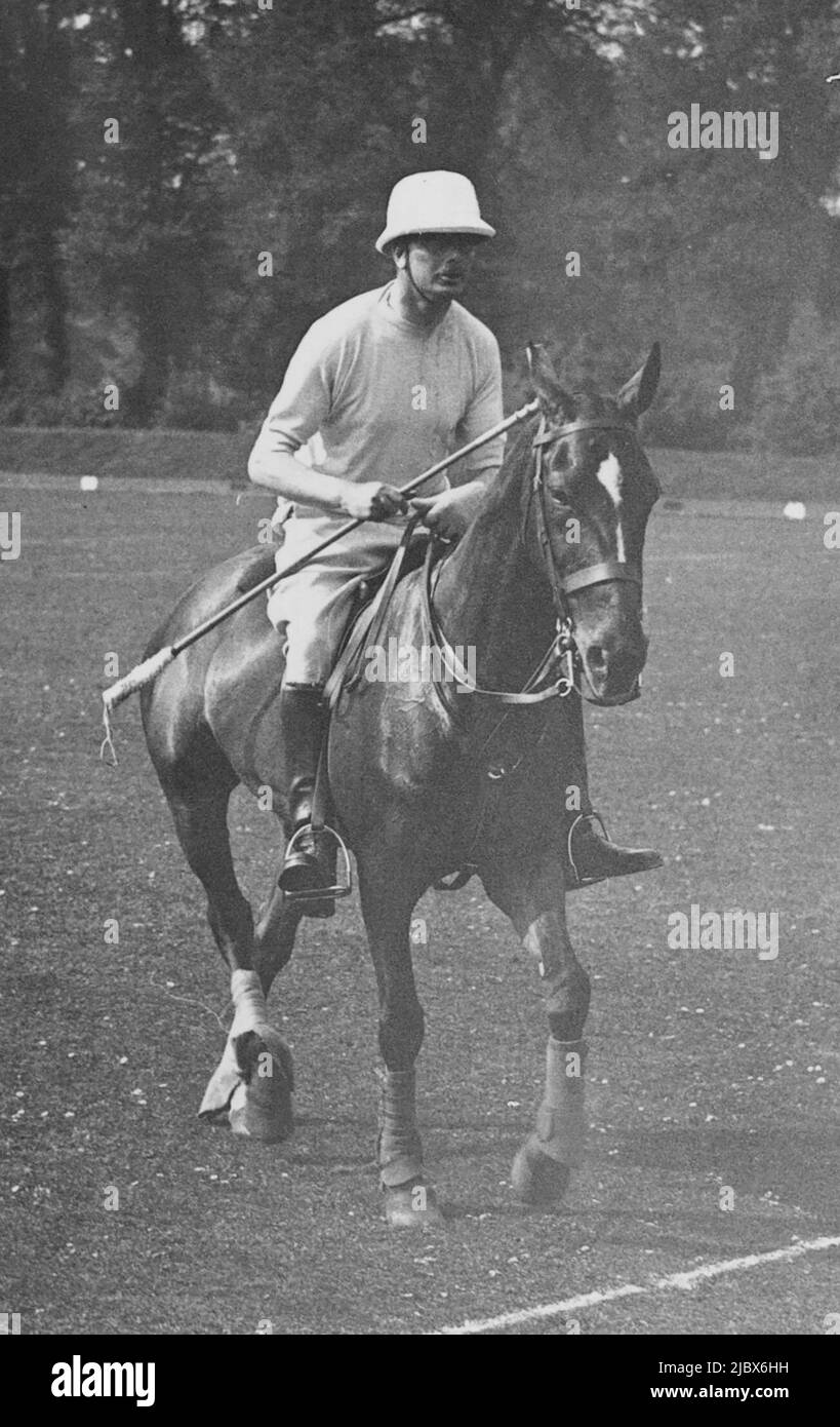 Duca di Gloucester in pratica Polo -- Duca di Gloucester durante la partita. Il Duca di Gloucester ha partecipato a una partita di polo presso Roehampton questo pomeriggio (ven). Maggio 27, 1938. (Foto di London News Agency Photos Ltd.). Foto Stock