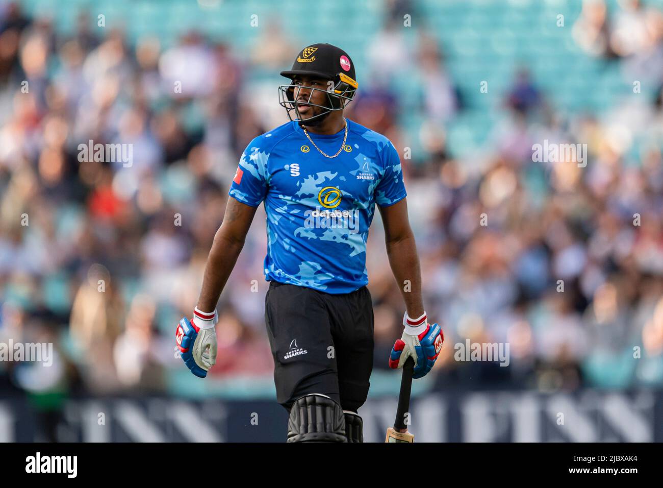 LONDRA, REGNO UNITO. 08th Giu 2022. Obed McCoy di Sussex Crircket Club durante Vitality Blast - Surry vs Sussex Sharks al Kia Oval Cricket Ground mercoledì 08 giugno 2022 a LONDRA INGHILTERRA. Credit: Taka G Wu/Alamy Live News Foto Stock