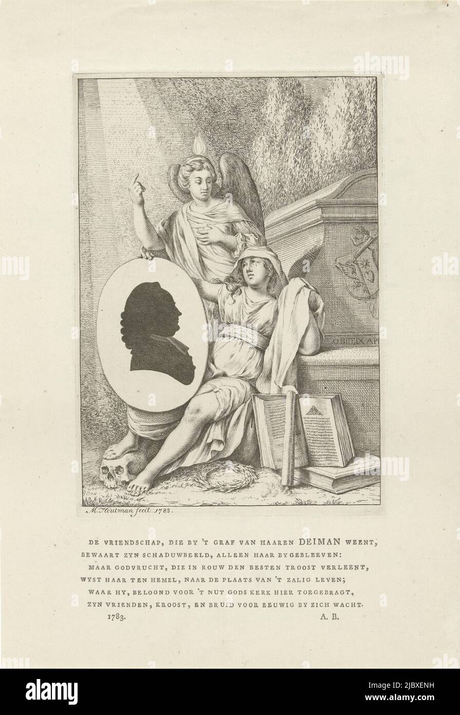 Due figure allegoriche nei pressi di un monumento funerario. La divinità è personificata da un angelo con una fiamma sul capo, che punta ad un raggio di luce. L'amicizia è rappresentata da una donna piangente con un cranio sotto il piede e una corona di alloro e alcuni libri sul terreno accanto a lei. Mostra la silhouette ritratto di J.D. Deiman. Sotto la scena sei righe di testo in olandese, Memorial to Johan Diederich Deiman., tipografia: Marten Houtman, (menzionato sull'oggetto), Marten Houtman, Monogrammist AB (18e eeuw ; schrijver), (menzionato sull'oggetto), Amsterdam, 1783, carta, incisione, incisione Foto Stock