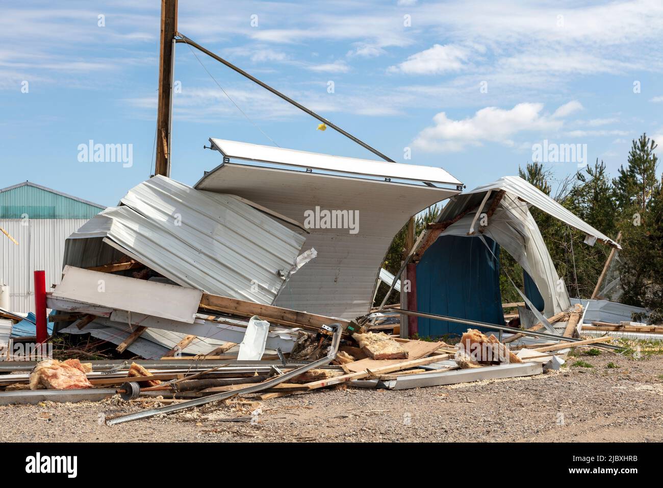 Danni da EF-3 tornado, due morti, 20 maggio 2022, Gaylord, Michigan, di James D Coppinger/Dembinsky Photo Assoc Foto Stock